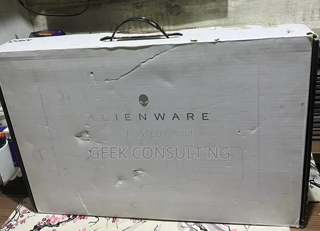 Laptop Dell Alienware M18 R2 32GB Intel Core i9 SSD 2T