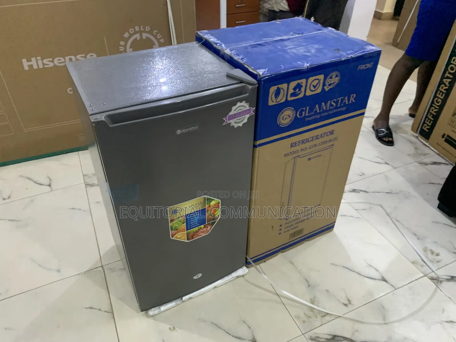 Glamstar GFR-120s-M Refrigerator – Compact Powerhouse for Cooling
