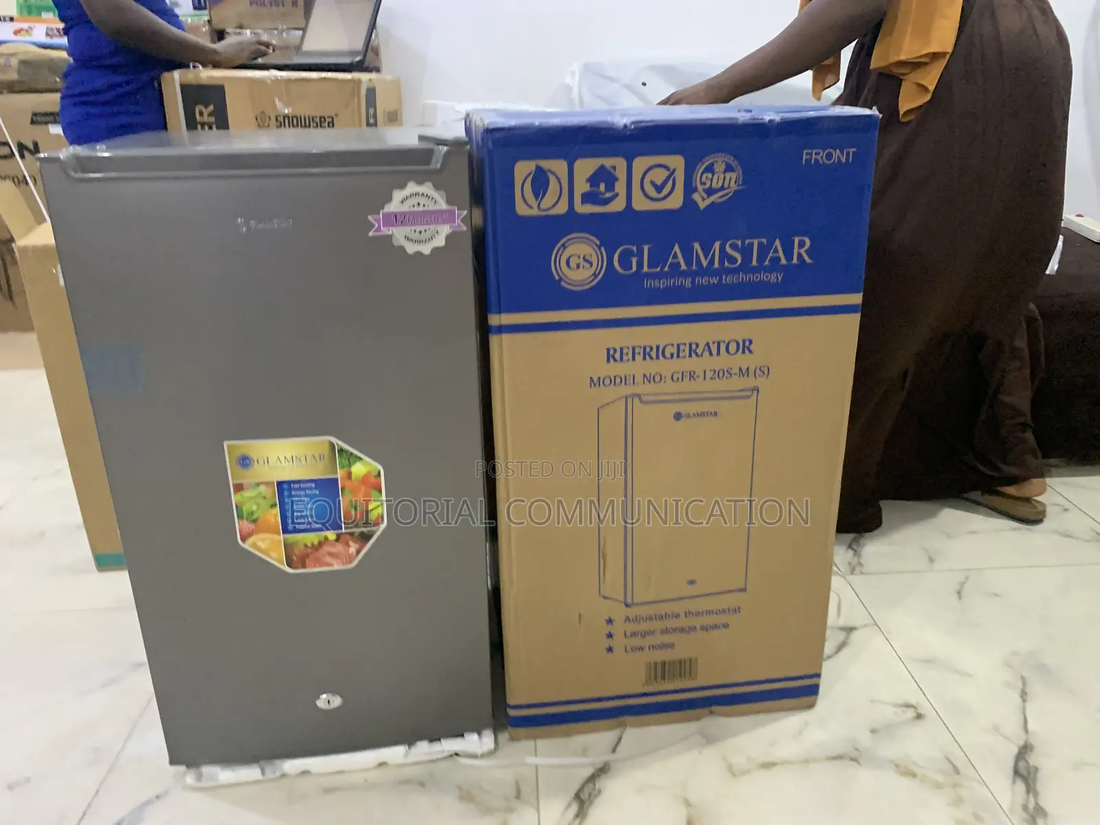 Glamstar GFR-120s-M Refrigerator – Compact Powerhouse for Cooling