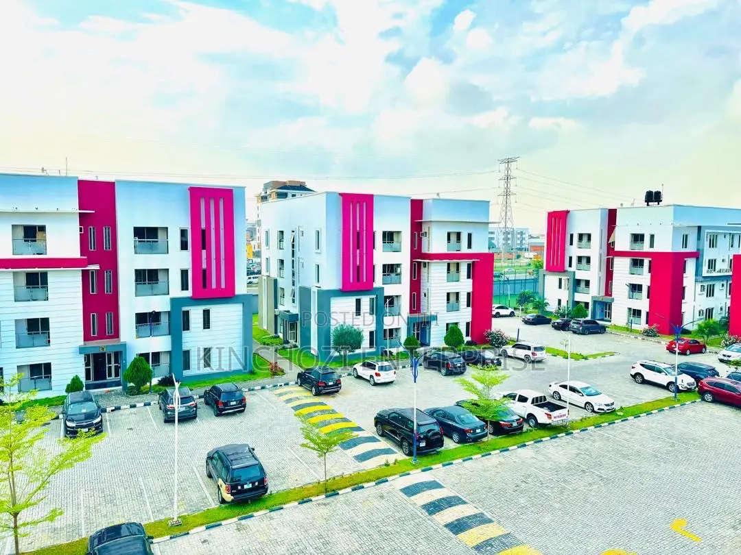 3bdrm Block of Flats in Lekki Phase 1 for sale