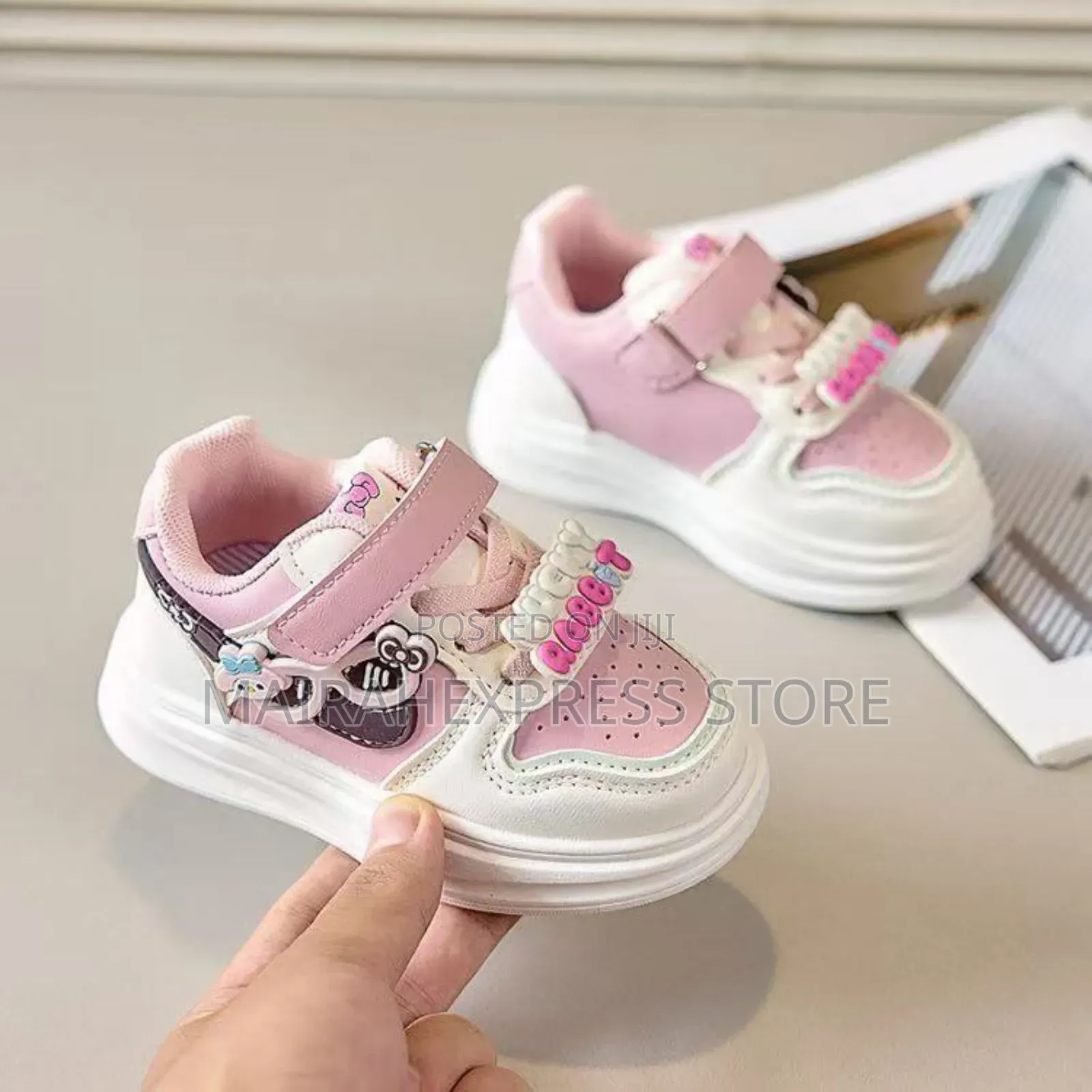 Lucky Rabbit Sneakers 
Size (22-26)