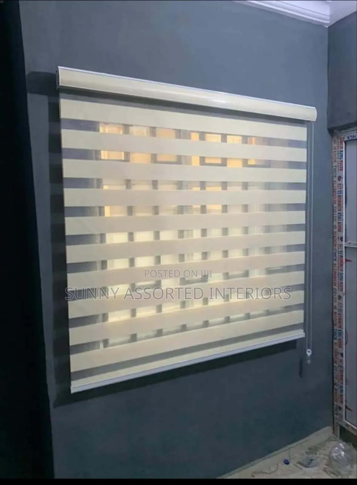 Blinds Gold and Whii