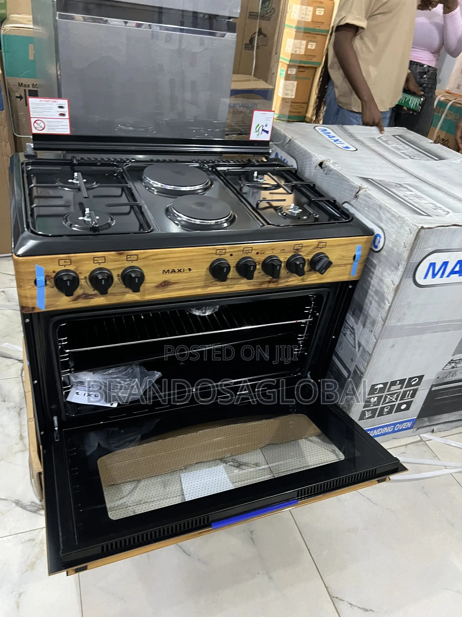 Maxi F9e42g2 Wide Cooker – 4 Gas 2 Electric With Wood Finish