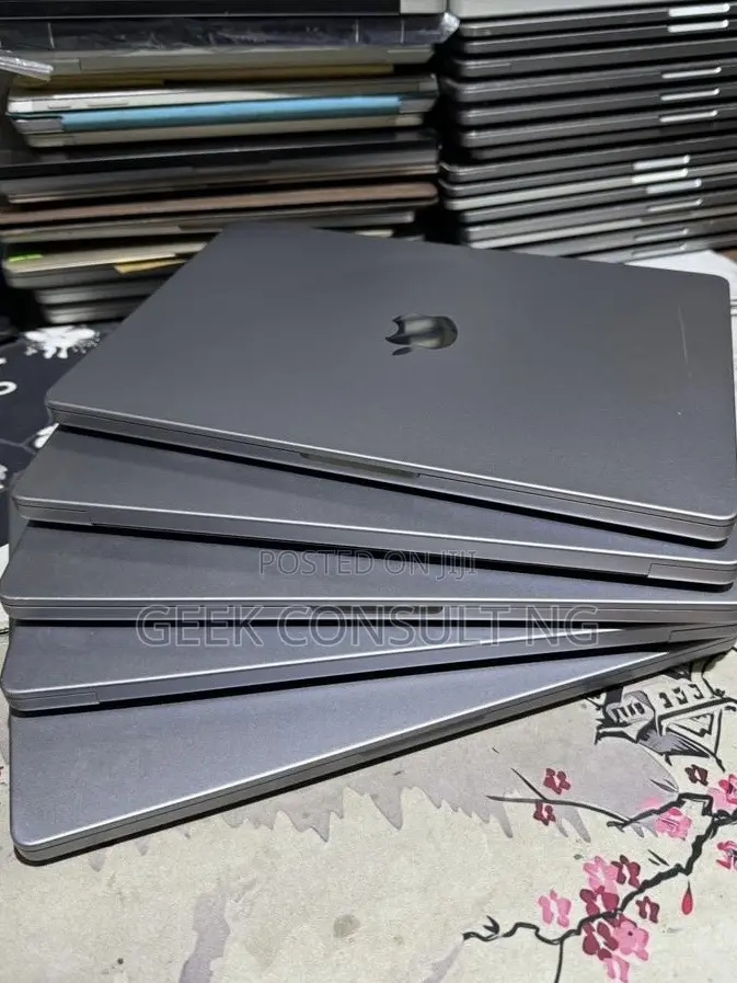 Laptop Apple MacBook Pro 2021 M1 32GB Apple M1 Pro SSD 1T
