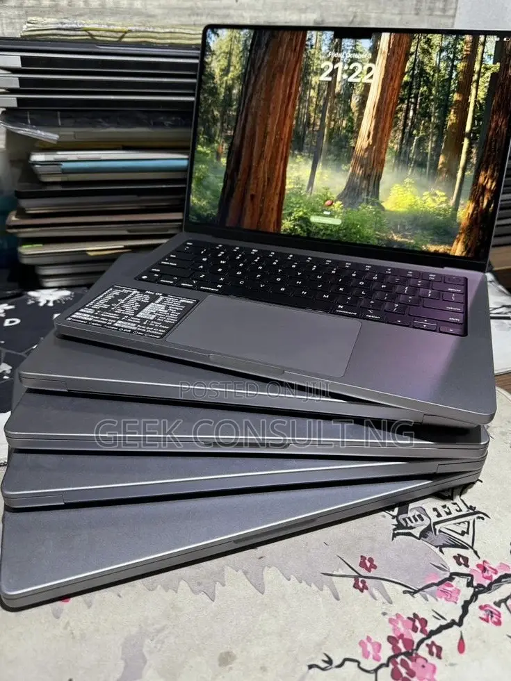 Laptop Apple MacBook Pro 2021 M1 32GB Apple M1 Pro SSD 1T