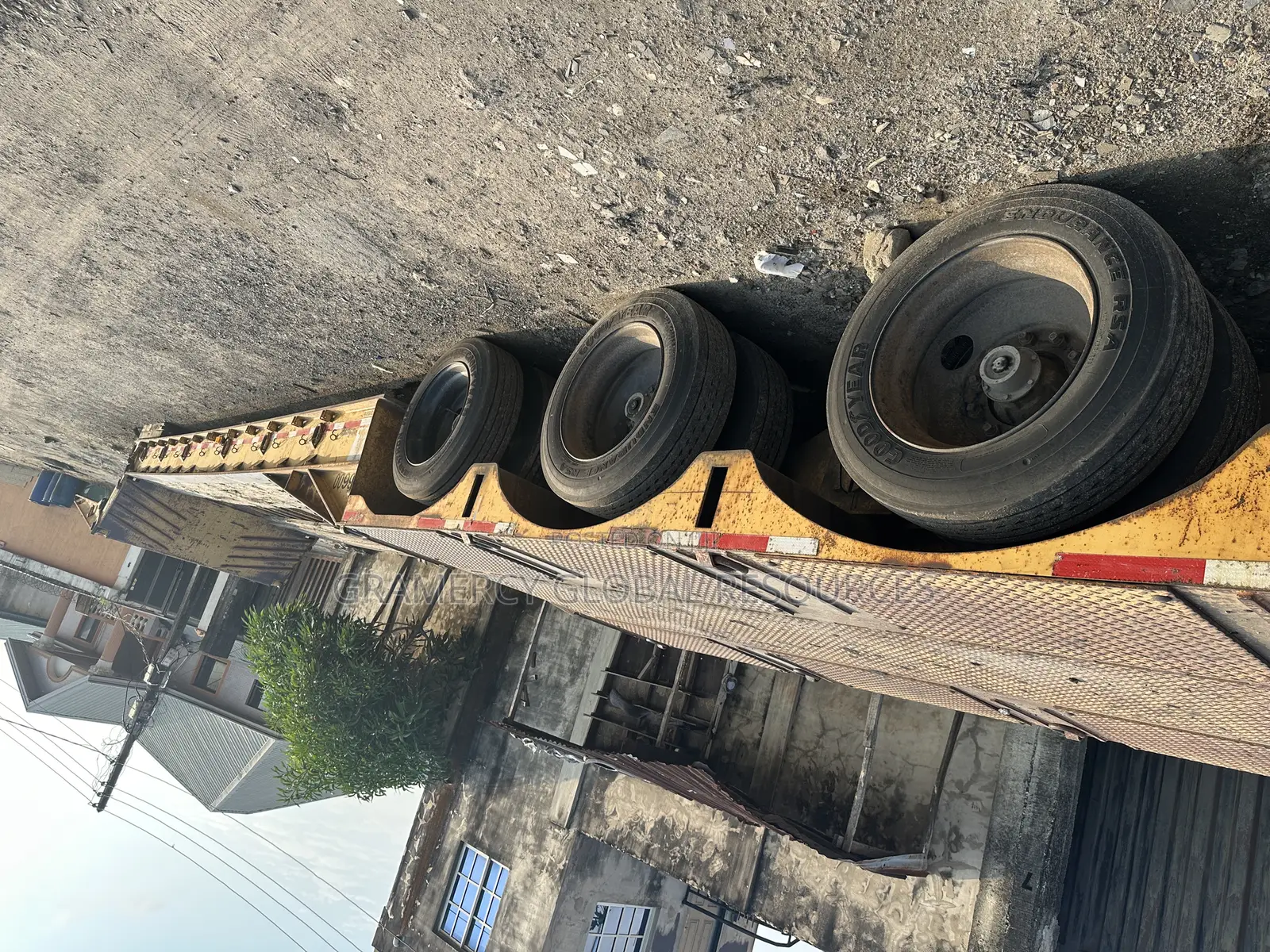Foreign Used 100 Tons Low Bed Semi Trailer- Front Loader