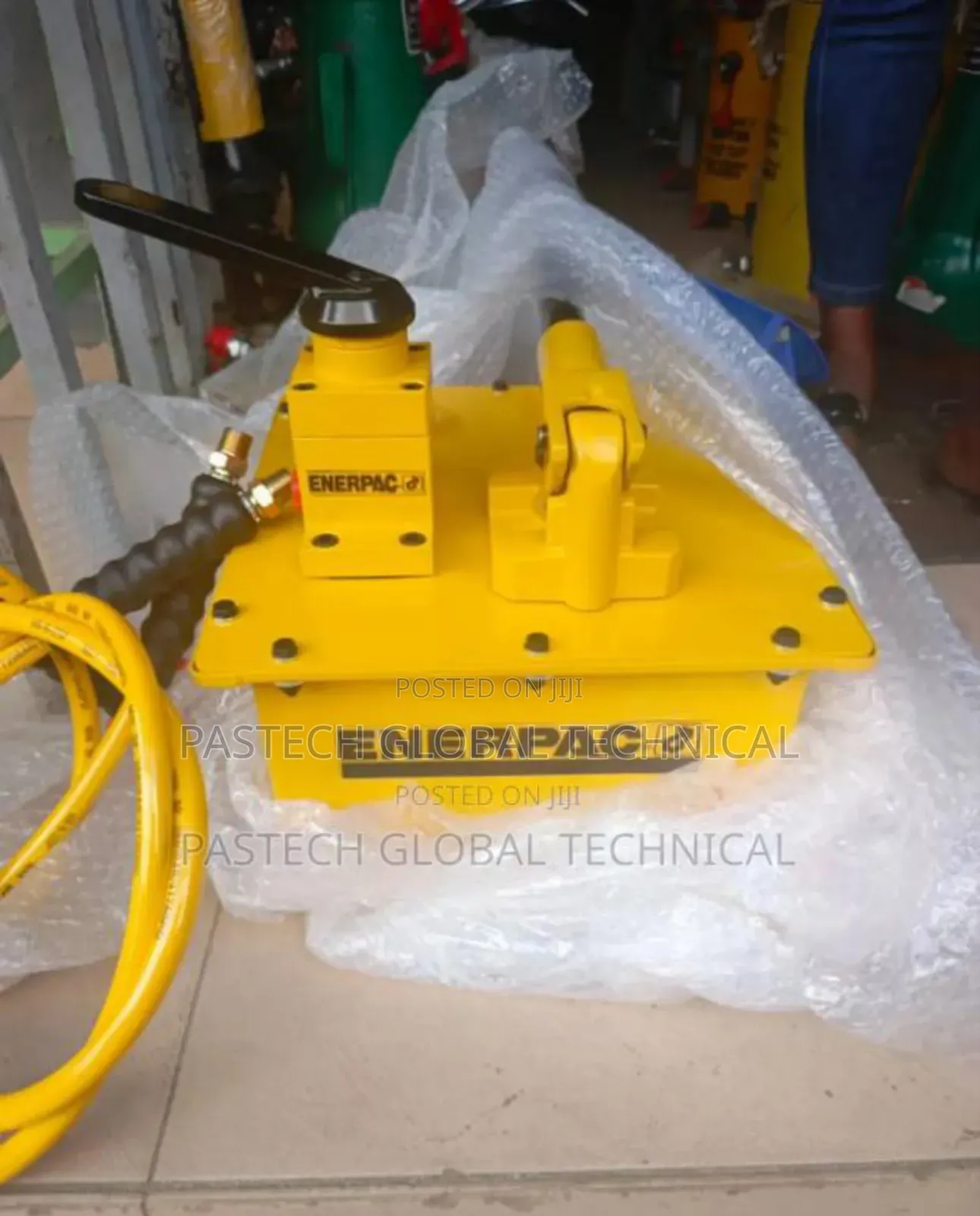 Enerpac P462 Two-Speed Ultima Steel Hydraulic Hand Pump