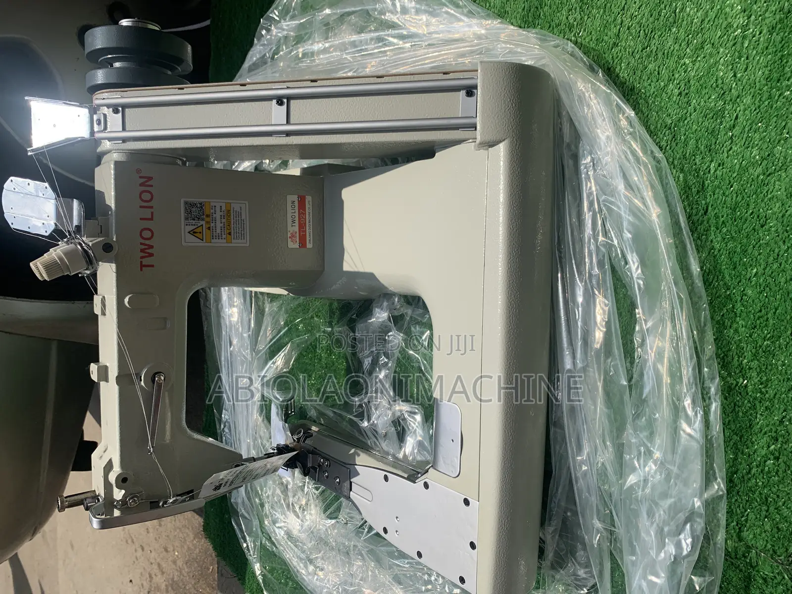 Feed-Off-the-Arm Chain Stitch Machine 927