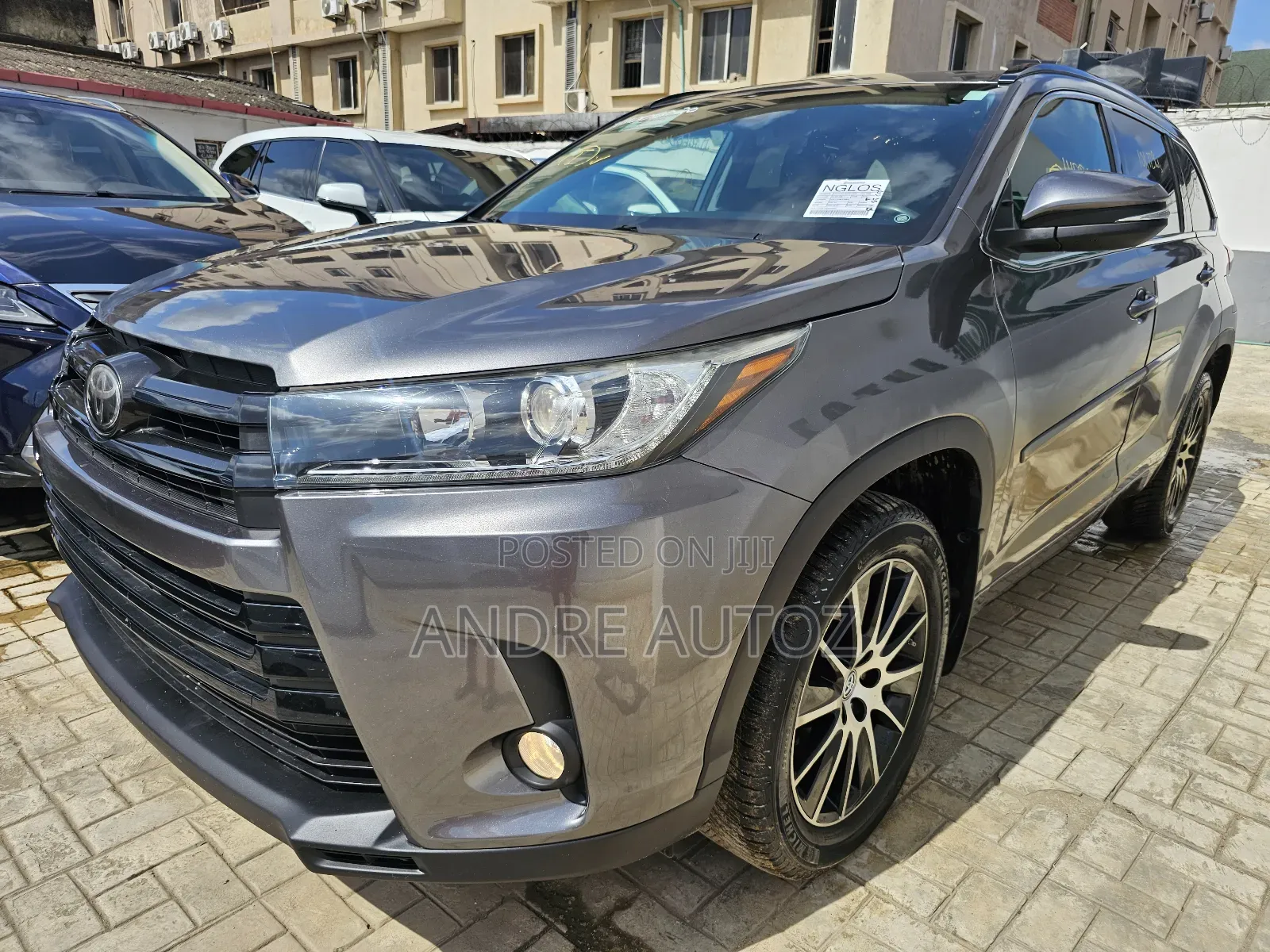 Toyota Highlander SE 4x2 V6 (3.5L 6cyl 8A) 2018 Gray