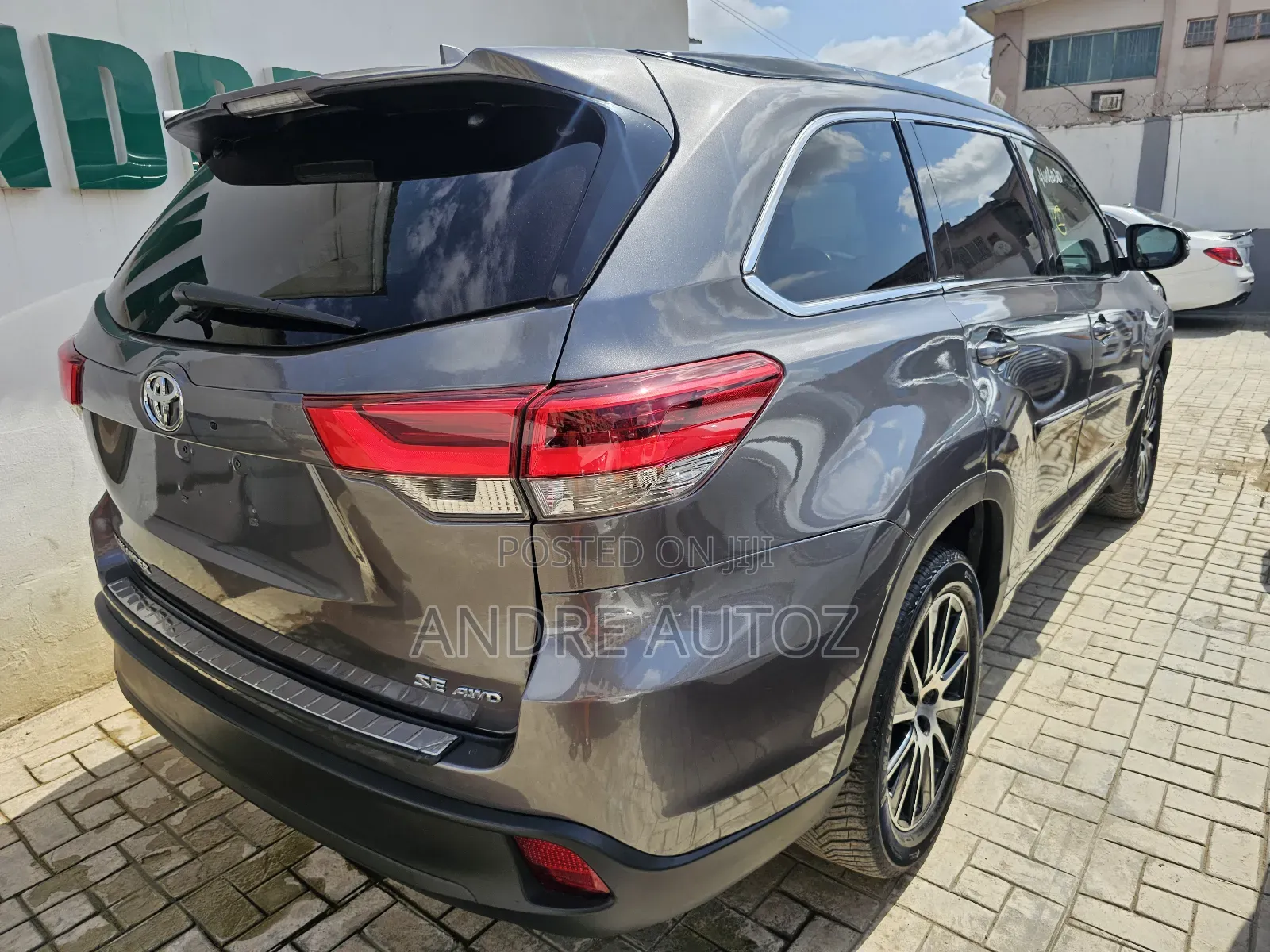 Toyota Highlander SE 4x2 V6 (3.5L 6cyl 8A) 2018 Gray
