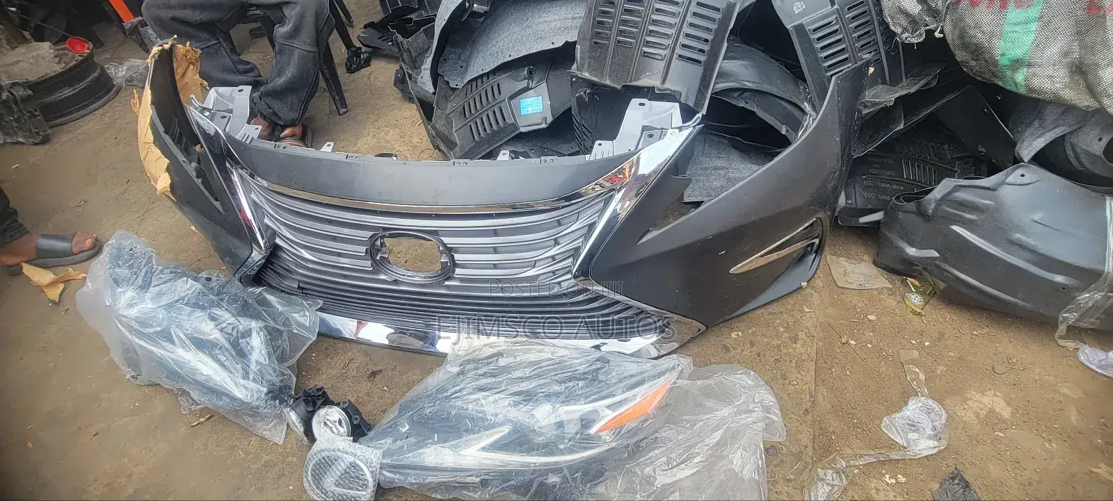 Complete Bumper and Accessories, Including Headlamp Es350 2018 Model