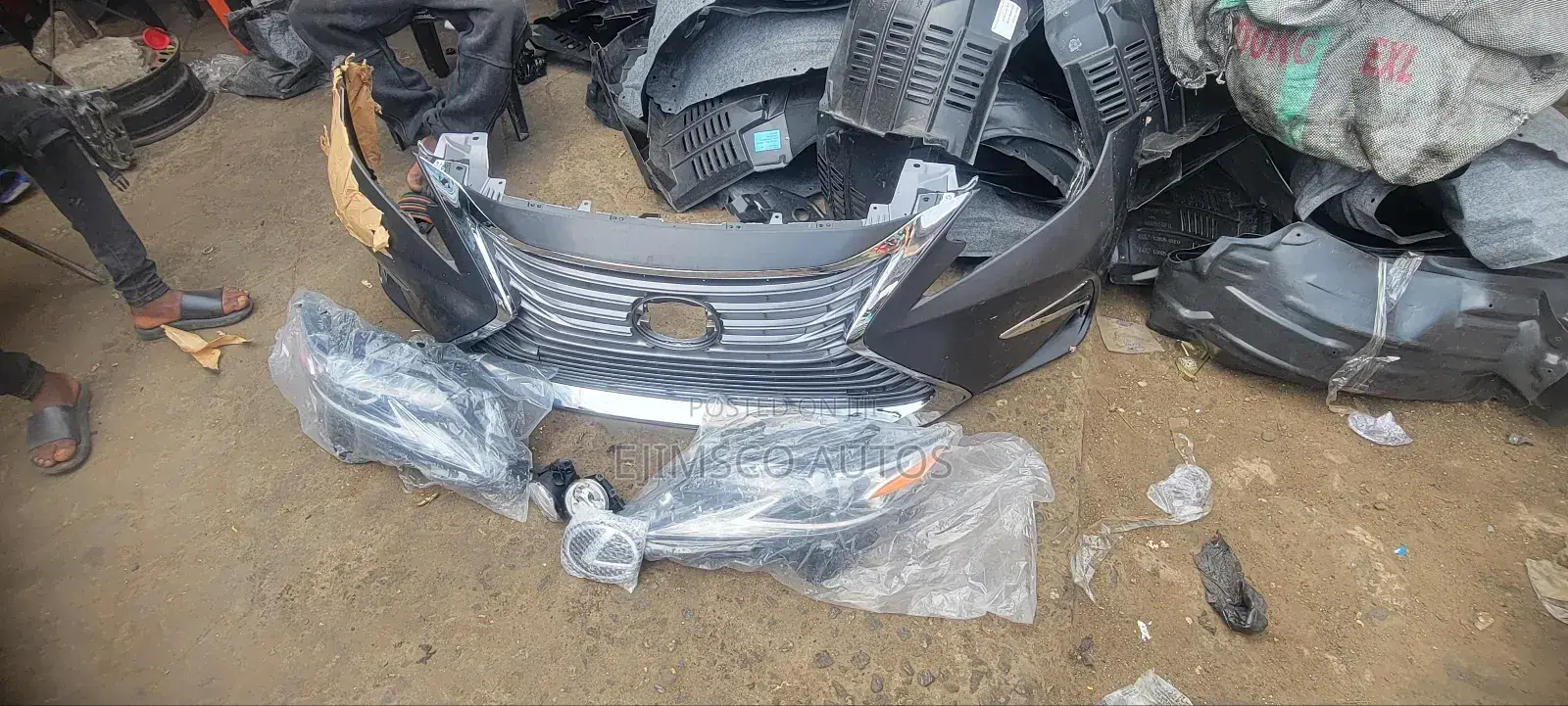 Complete Bumper and Accessories, Including Headlamp Es350 2018 Model