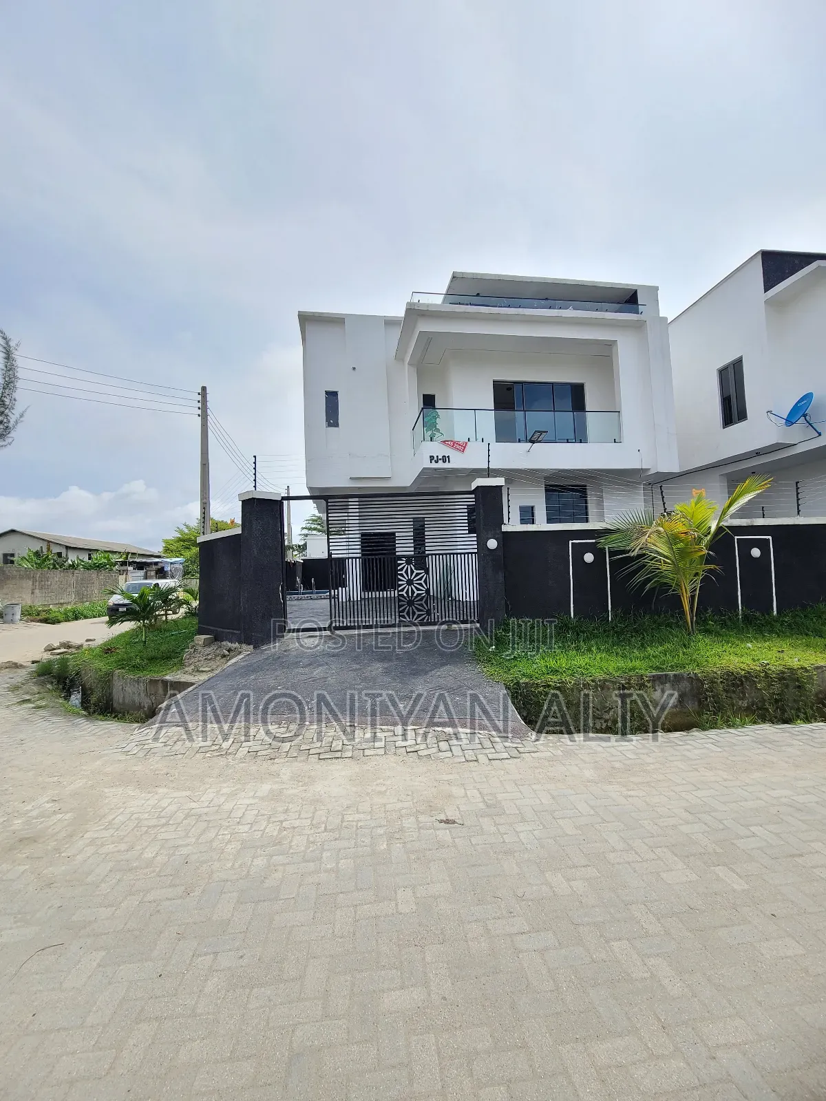 5bdrm Duplex in Lekki Peninsula, Ajah for sale