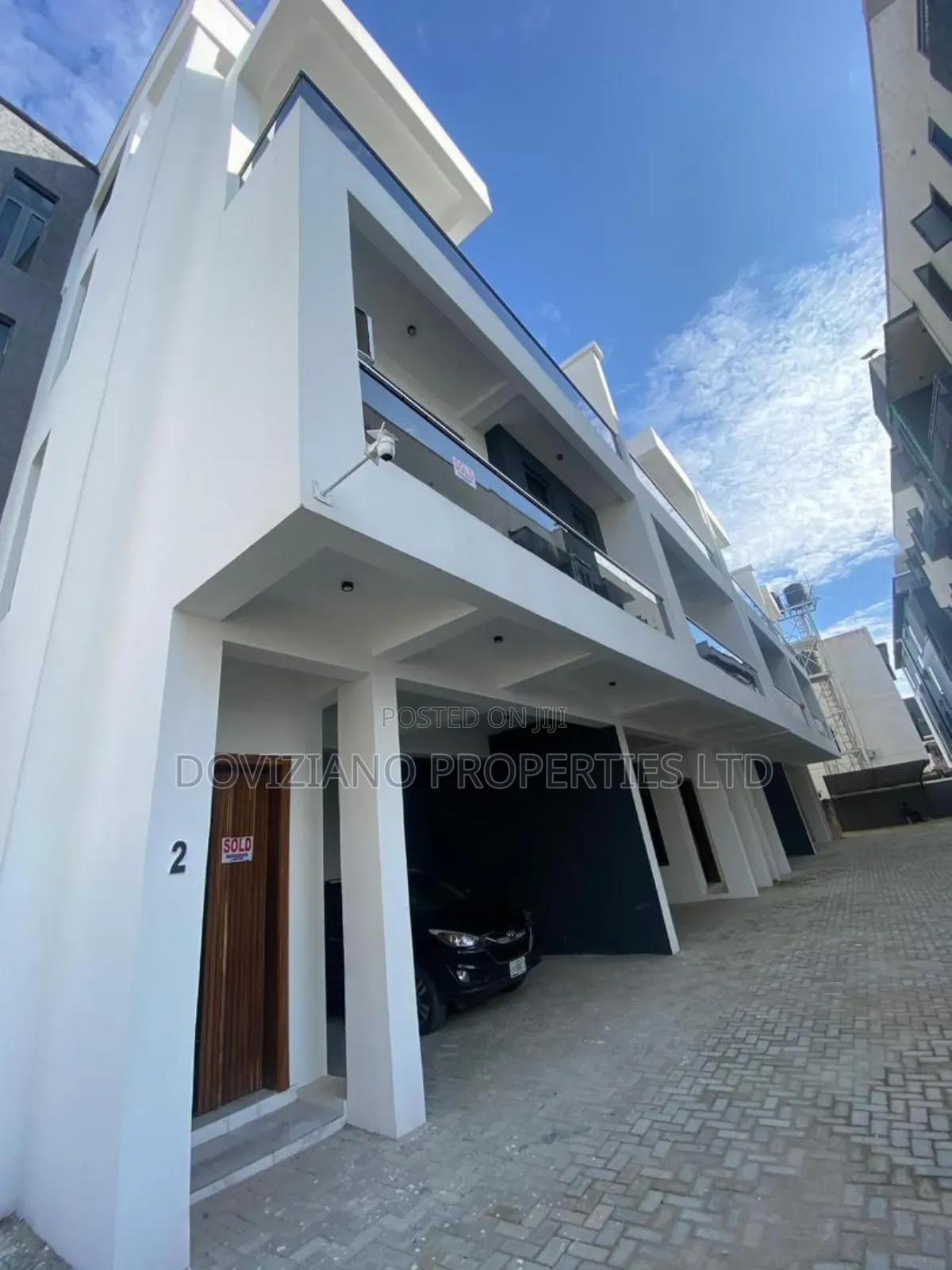 4bdrm Duplex in Ologolo for sale