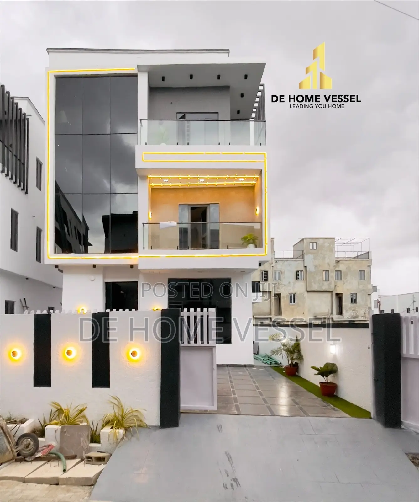 5bdrm Duplex in Ologolo for sale