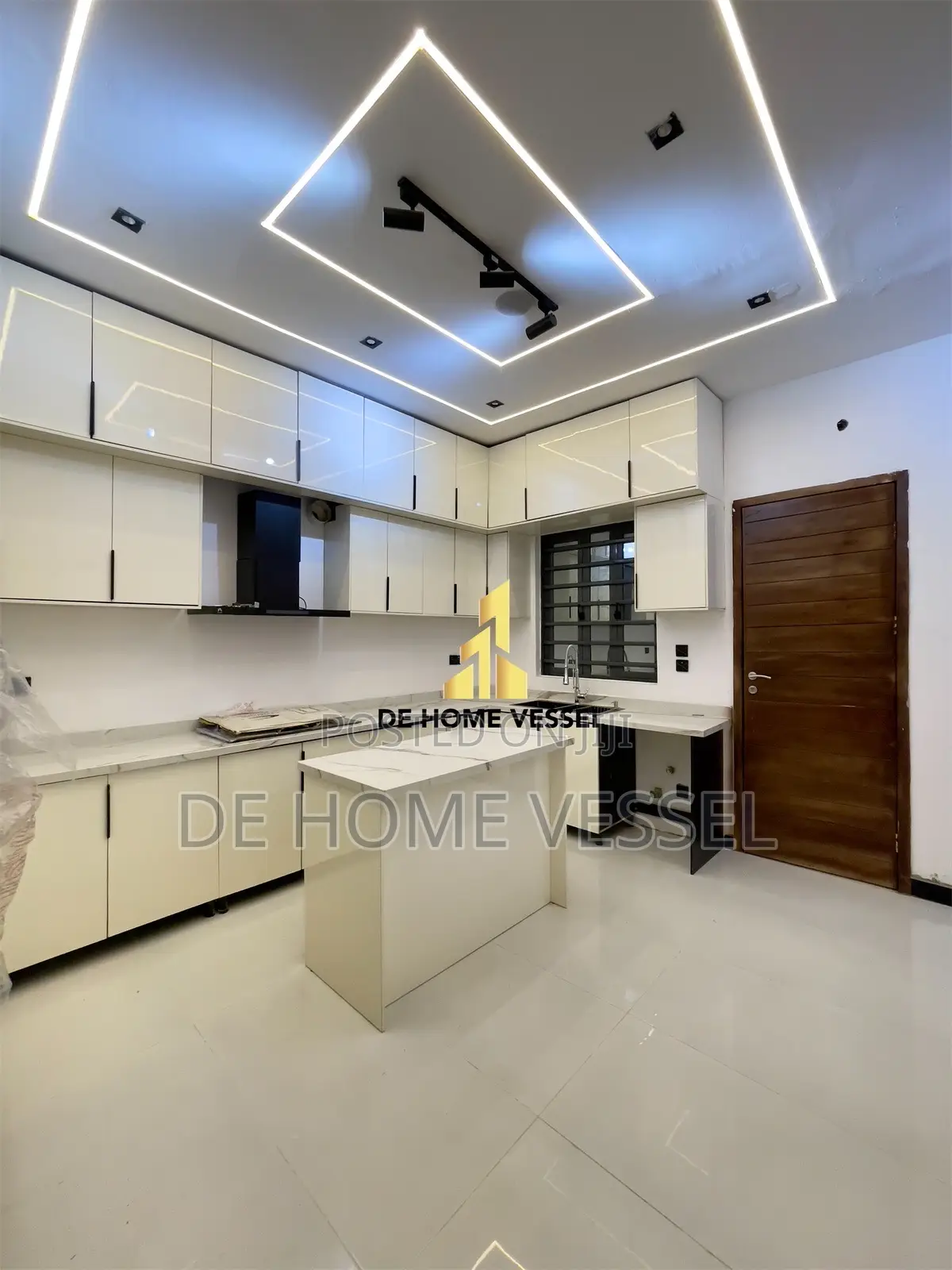 5bdrm Duplex in Ologolo for sale