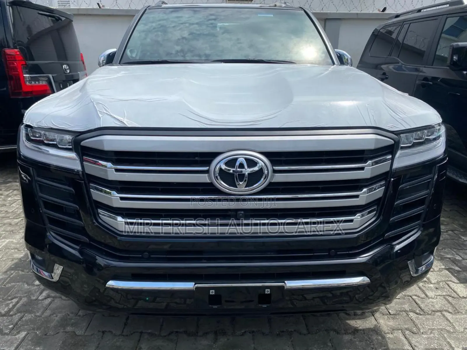 New Toyota Land Cruiser LC300 2025 Black