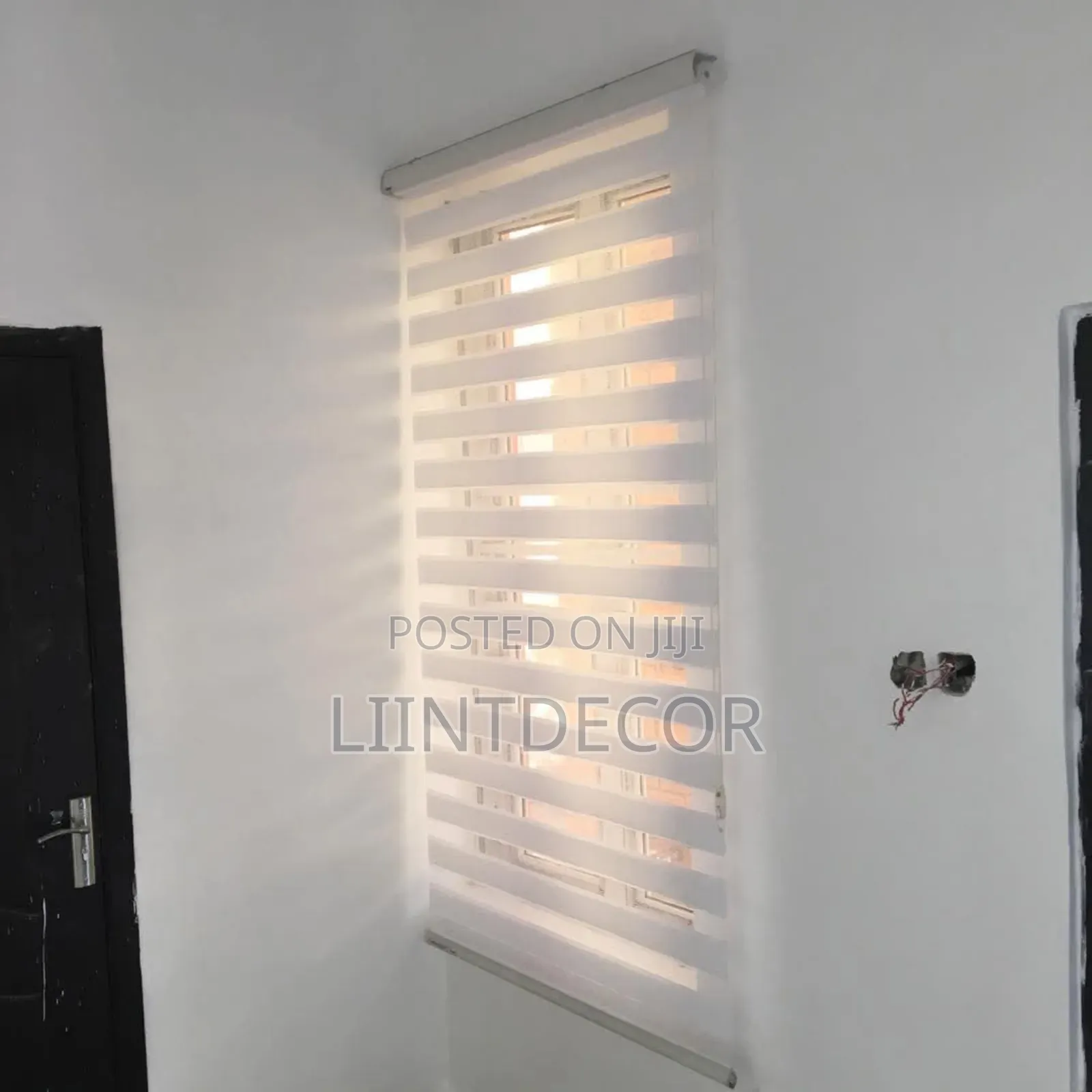 White Day and Night Window Blinds