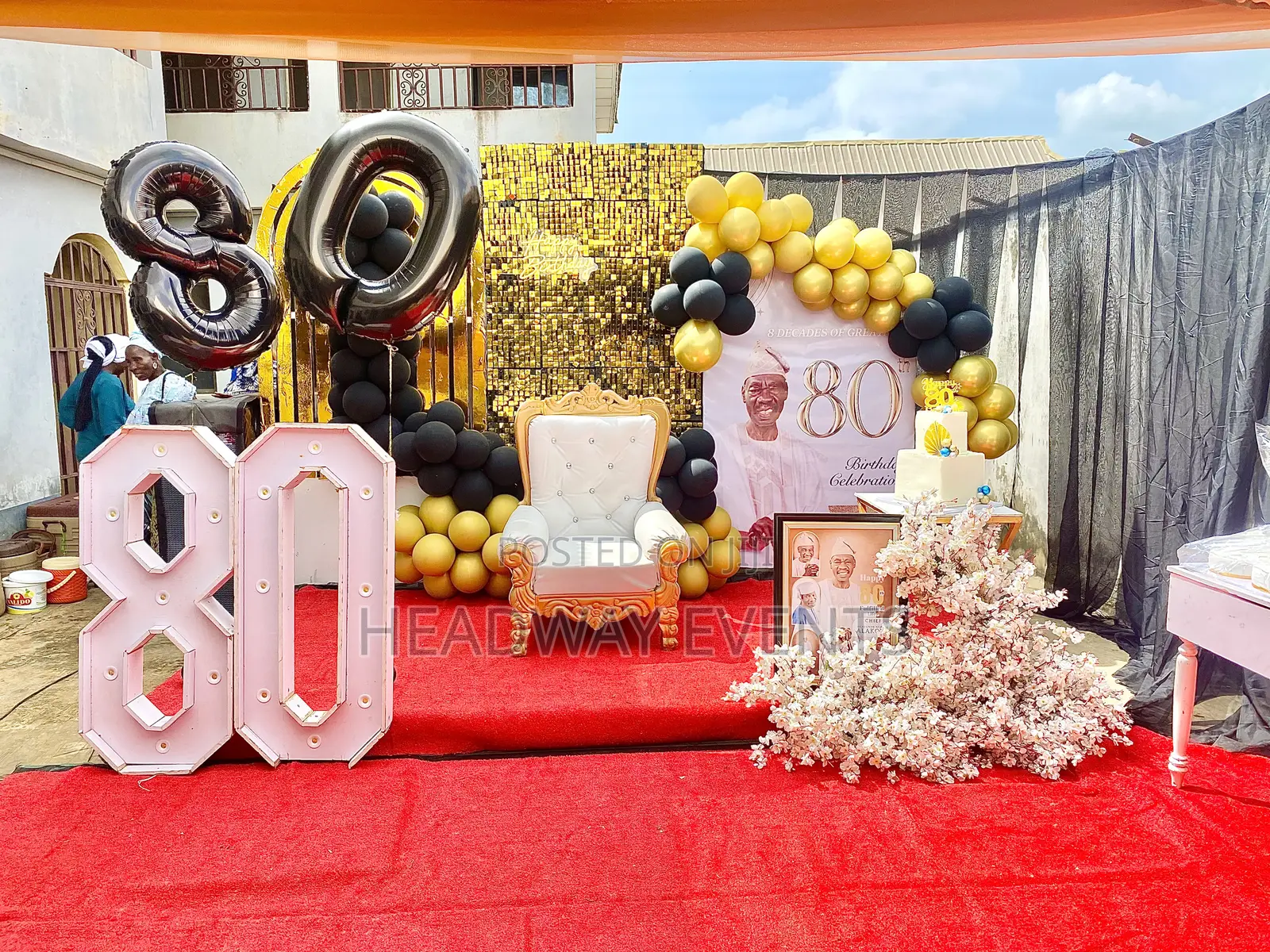 Intimate 80th Birthday Decoration in Gold Black