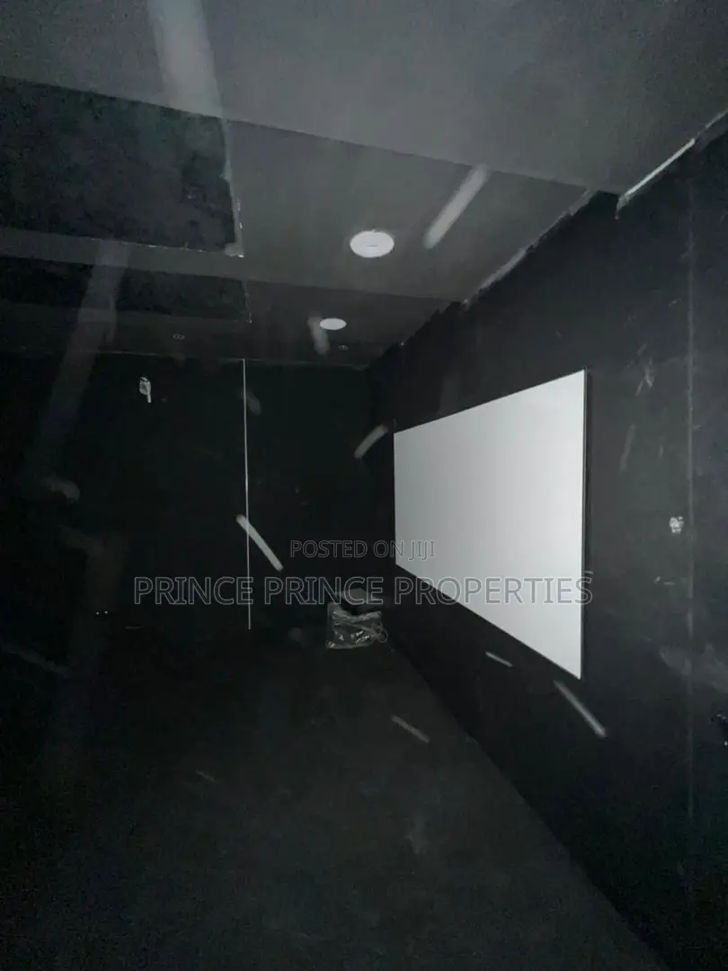 Furnished 5bdrm Mansion in Lekki for sale