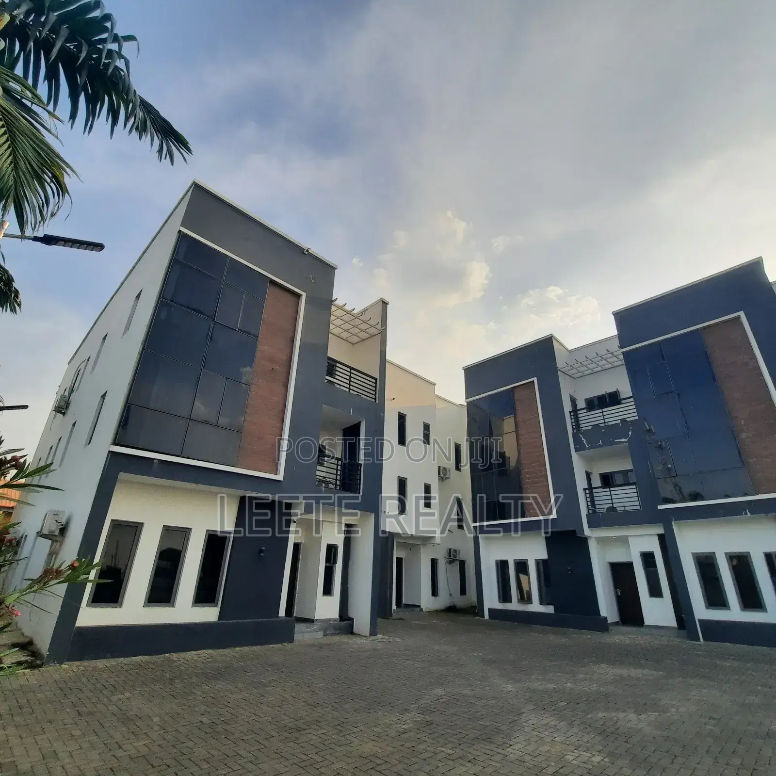 4bdrm Townhouse/Terrace in Wuye for sale