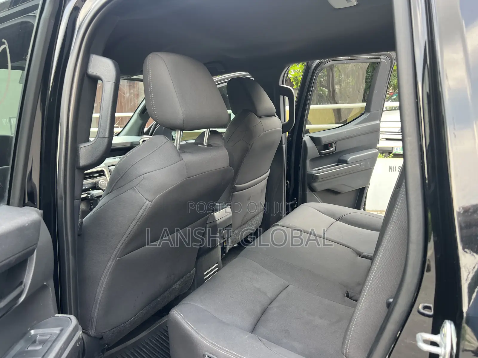 Toyota Tacoma SR5 Double Cab 6' Bed AT 2024 Black