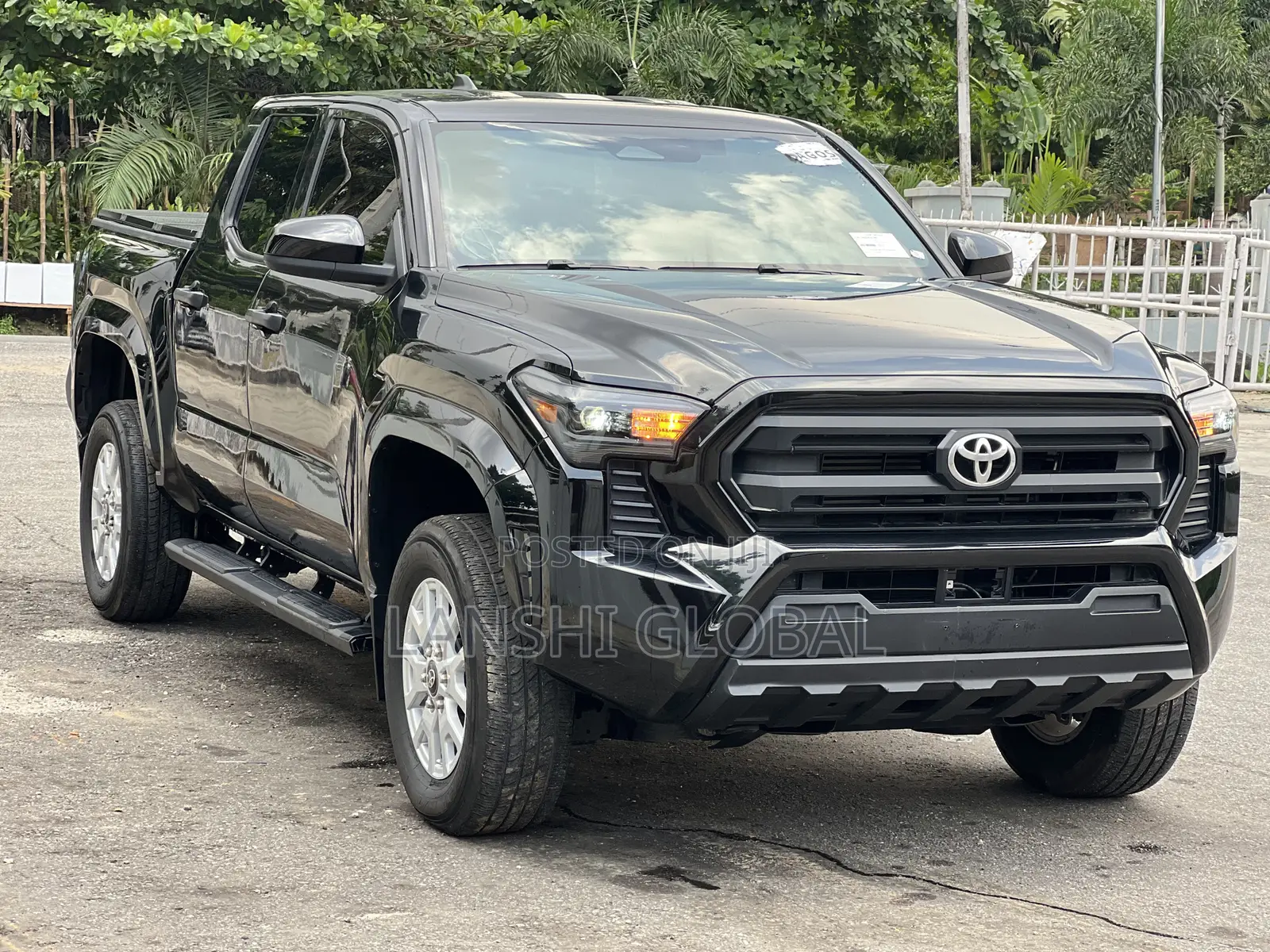 Toyota Tacoma SR5 Double Cab 6' Bed AT 2024 Black