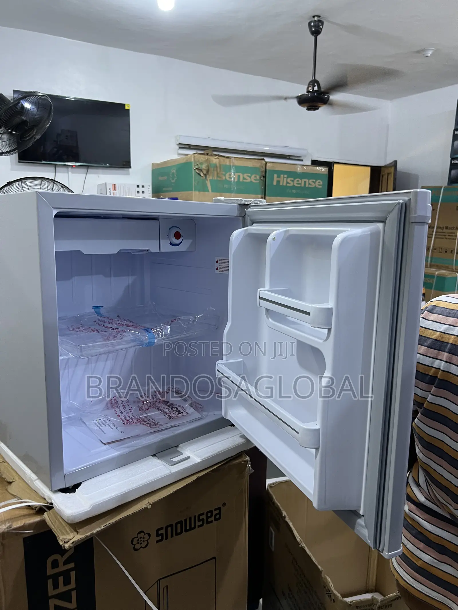 Aeon 45l Ars50g Bedroom Fridge With Freezer Chamber