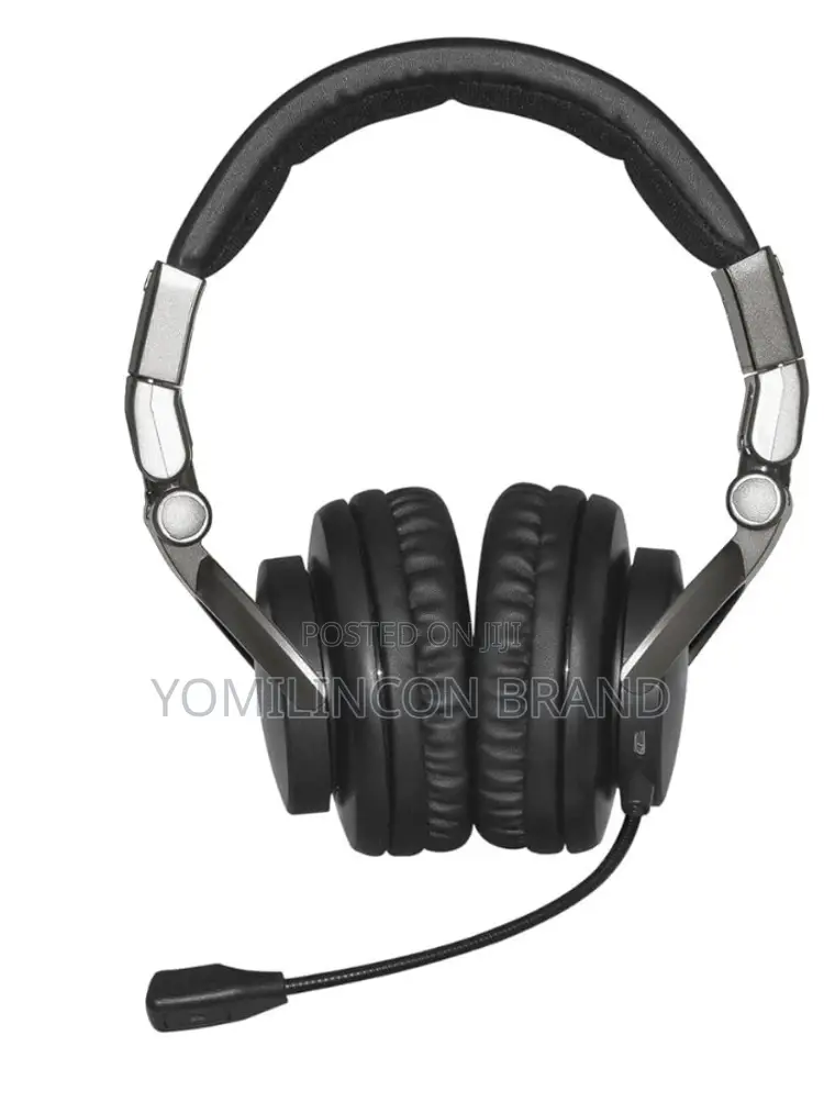 Behringer Bb 560m Professional Headphones With Built-in Mic