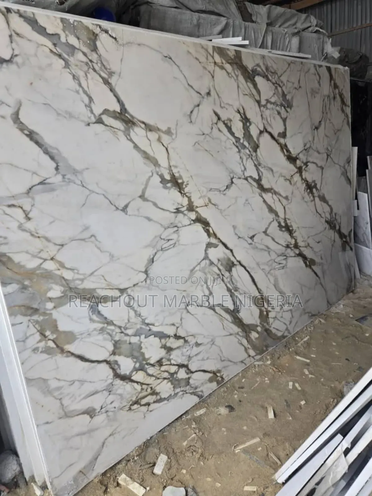 Thunder Gold Quartz for Countertop and Wall Claddings