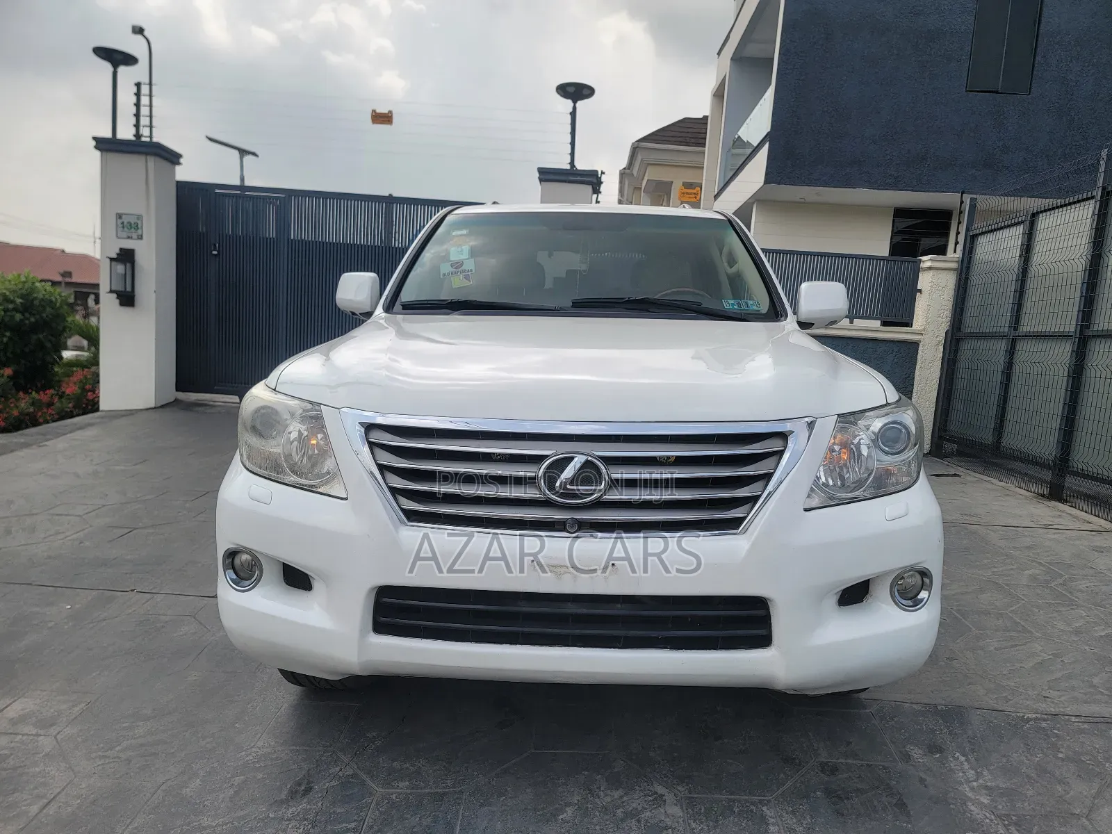 Lexus LX 570 2011 White