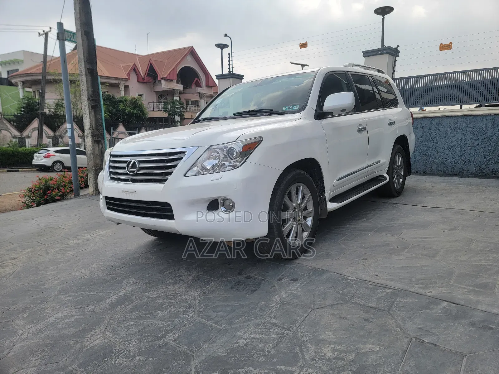 Lexus LX 570 2011 White
