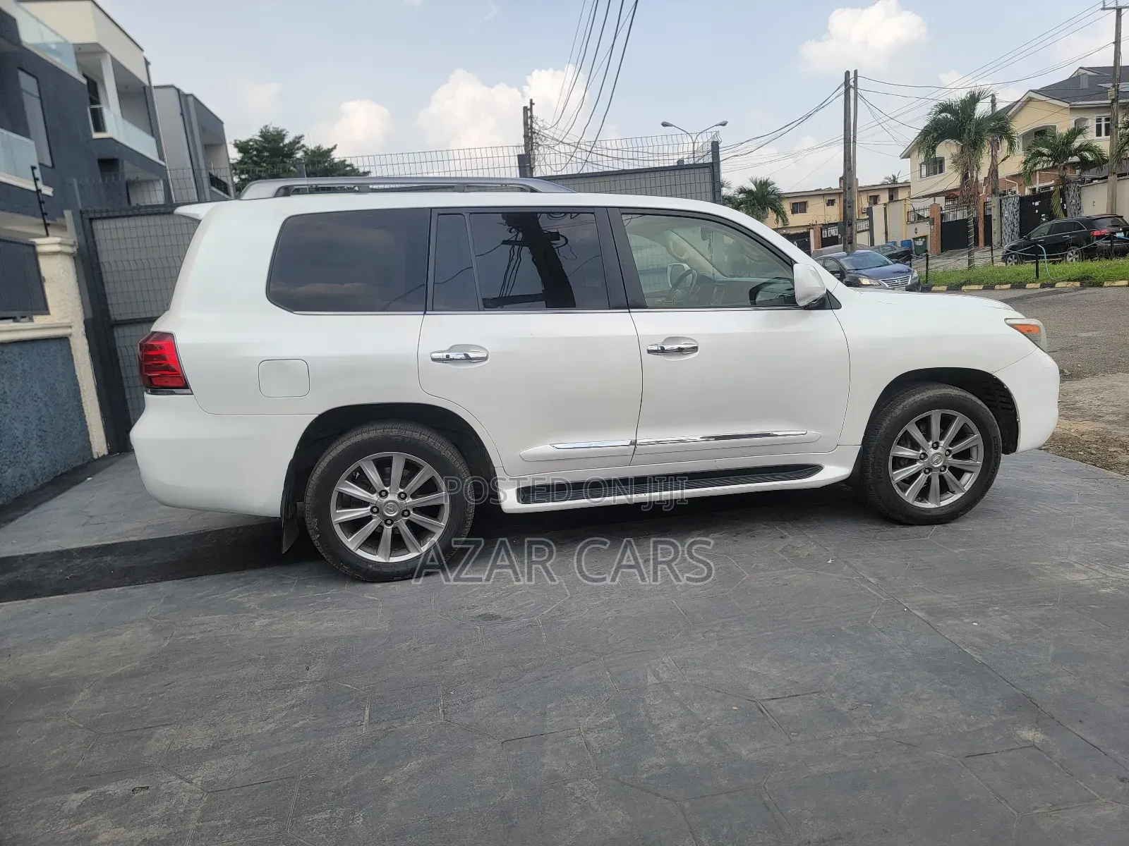 Lexus LX 570 2011 White