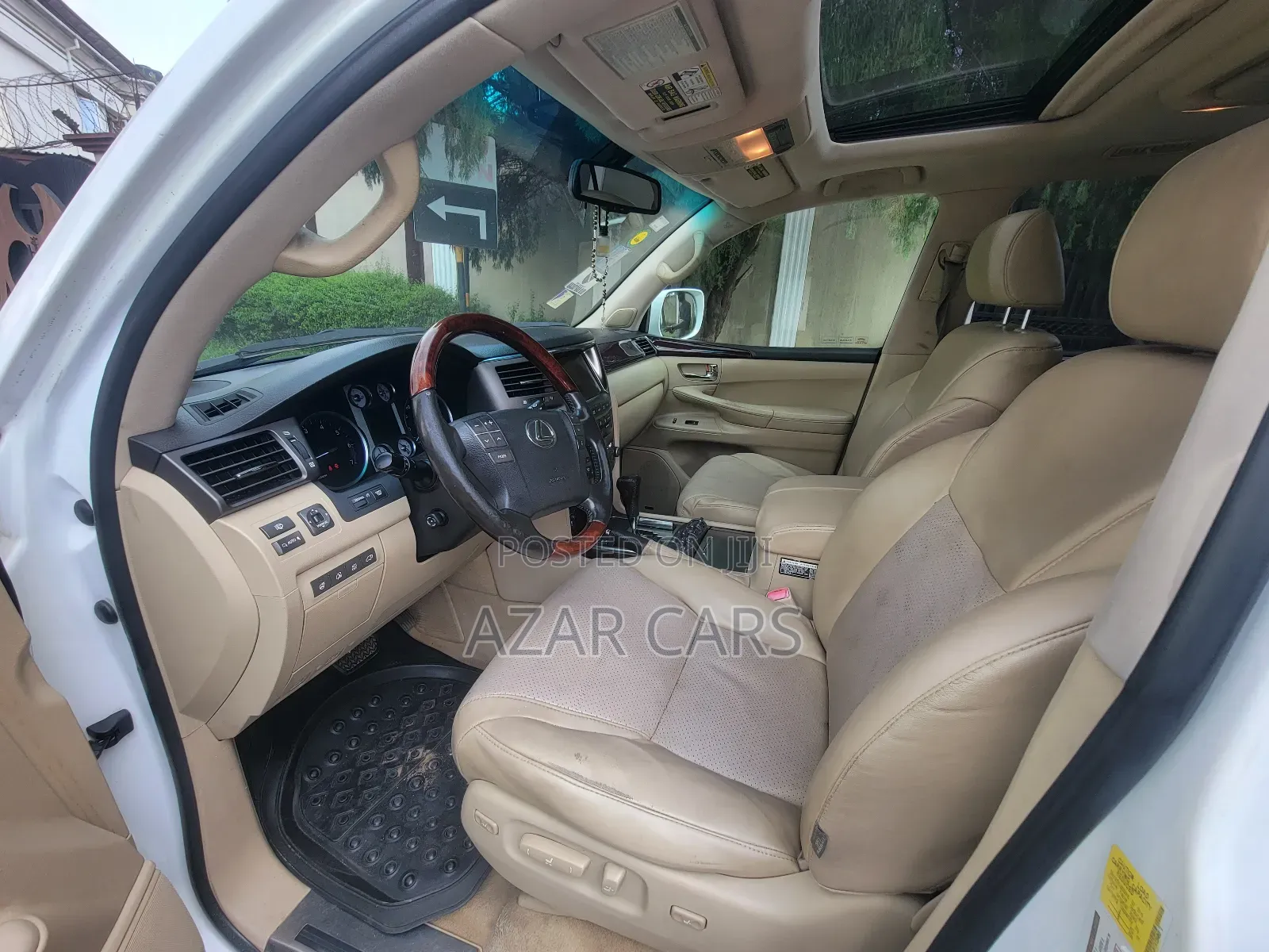 Lexus LX 570 2011 White