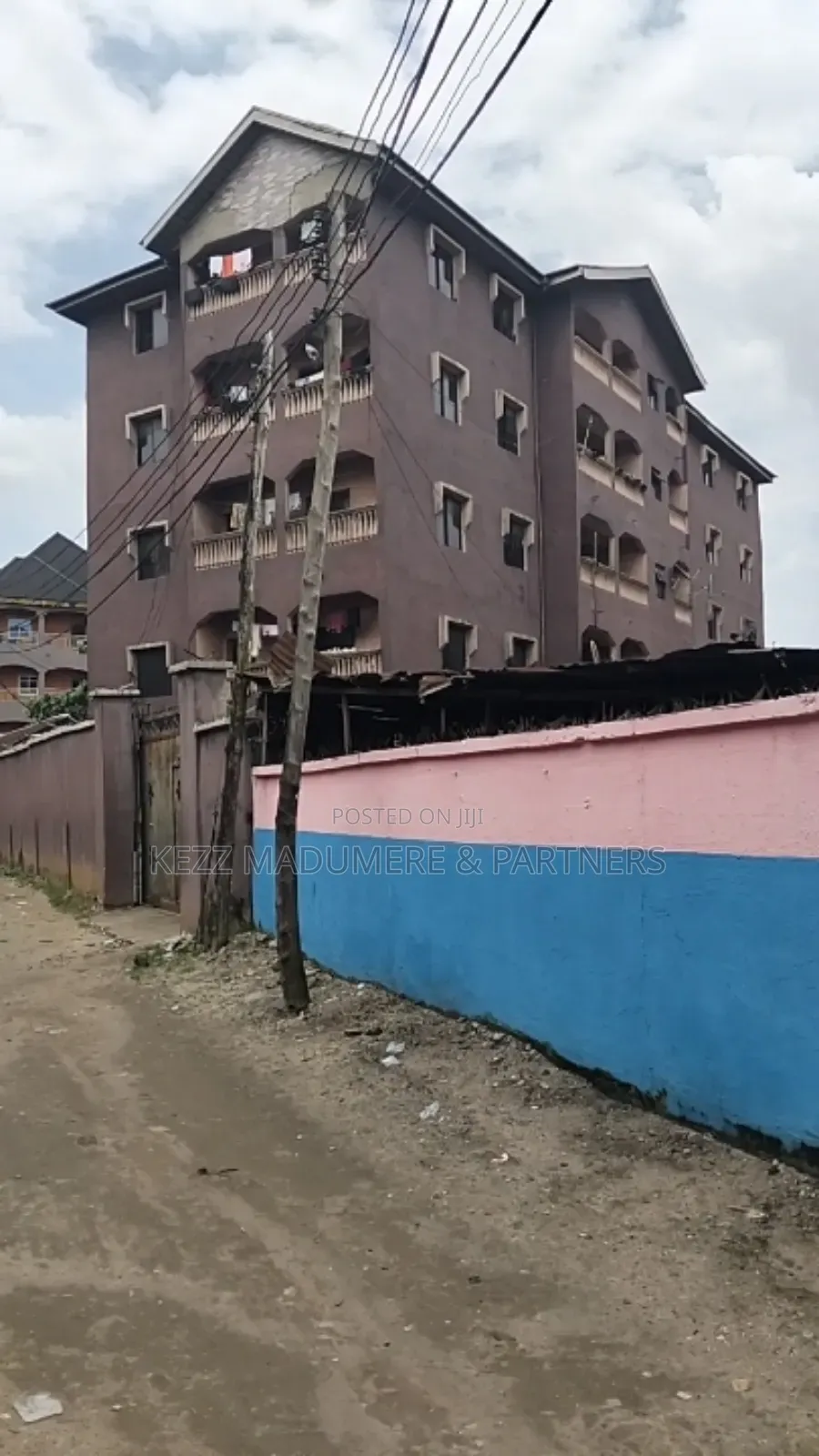 12bdrm Block of Flats in By Powerline , Aba for sale