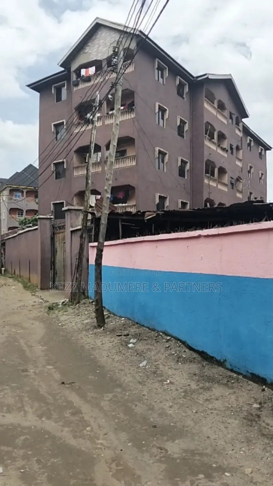 12bdrm Block of Flats in By Powerline , Aba for sale