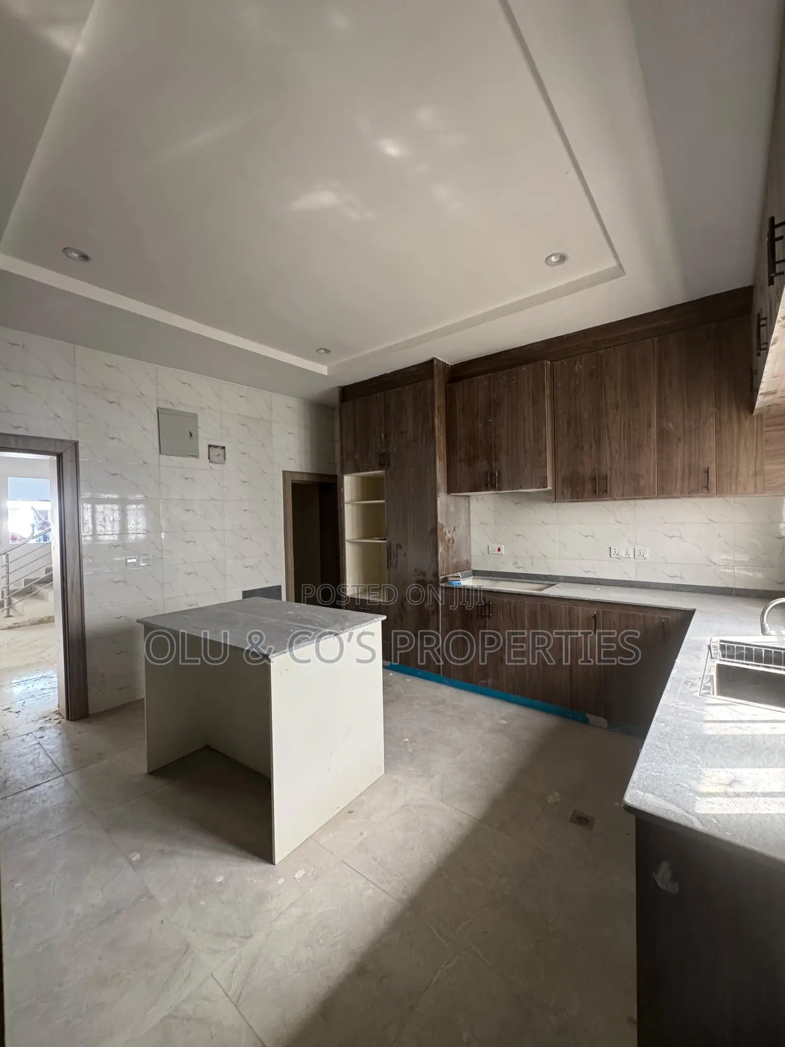 4bdrm Duplex in Life Camp for rent