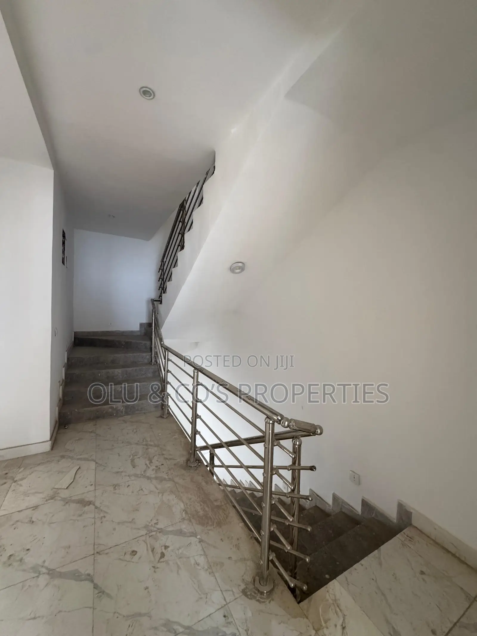 4bdrm Duplex in Life Camp for rent
