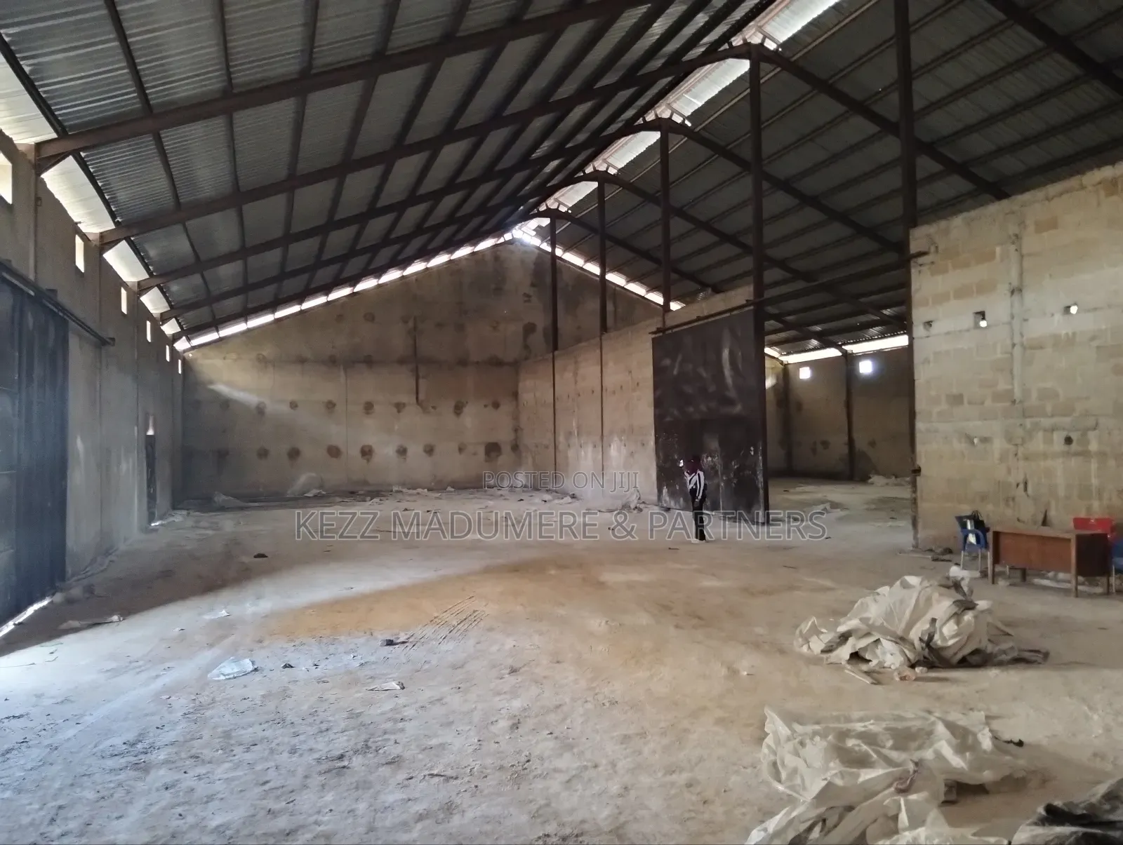 To Lease: Sizeable Warehouse Within Osisioma Flyover,Aba, Abia State