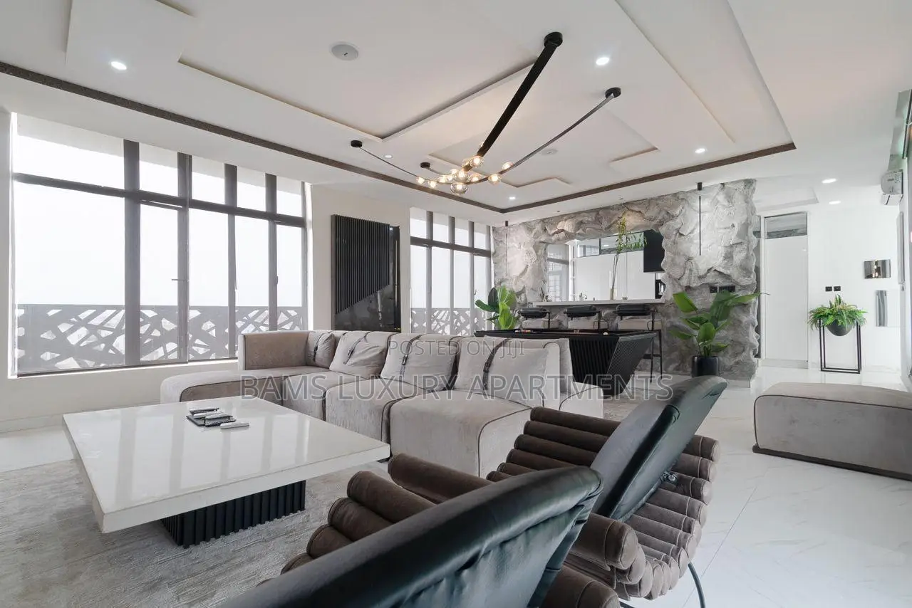 Luxurious 3bedroom Penthouse Villa With City View!