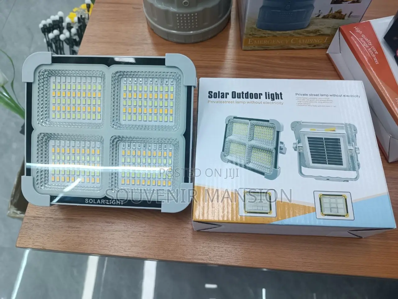 Hq Rechargeable Solar Outdoor Light