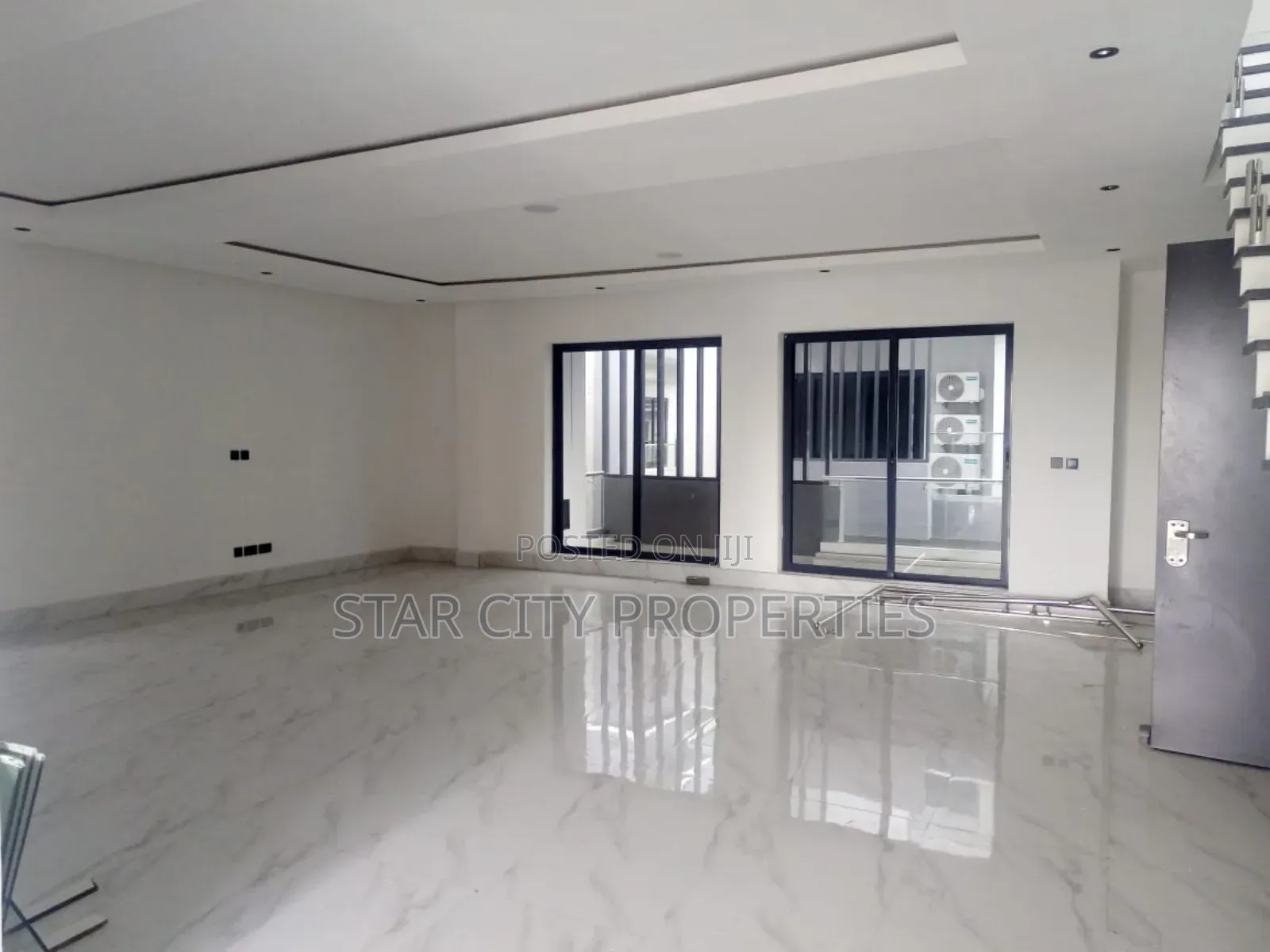 5bdrm Duplex in Ikeja for rent