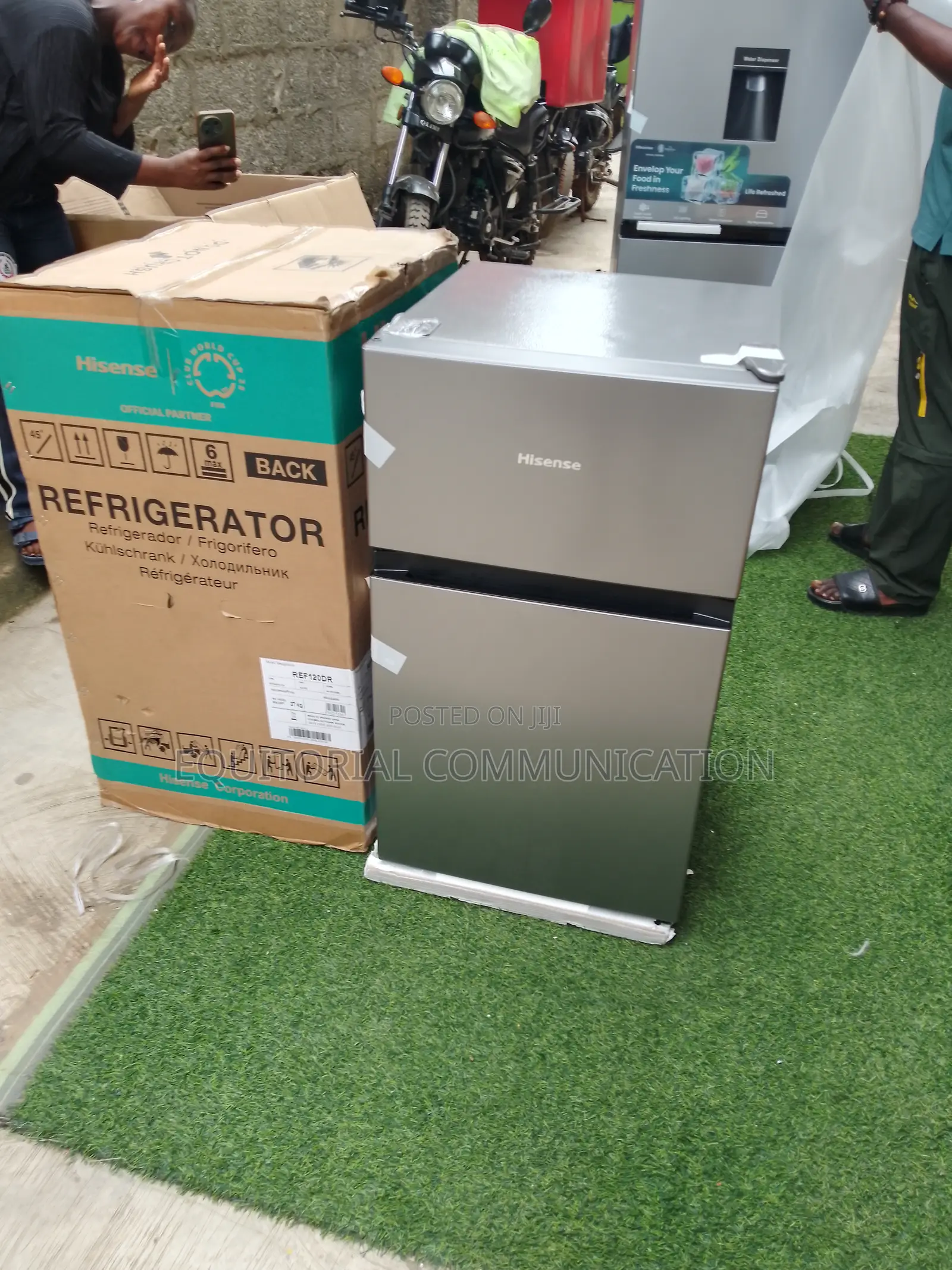 Hisense Ref120dr Space Saving Dual Door Fridge