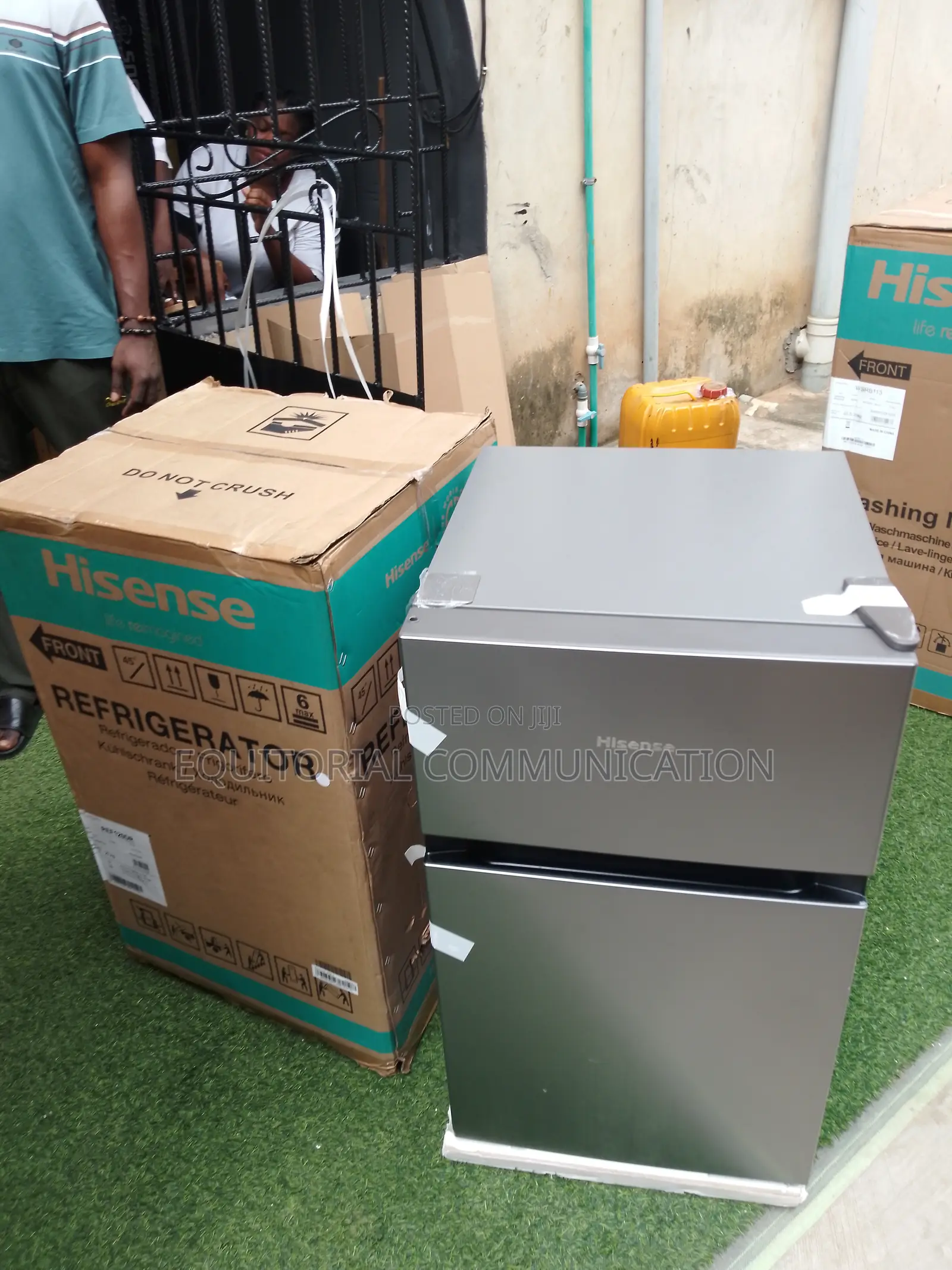 Hisense Compact Dual Door Fridge 87l Capacity