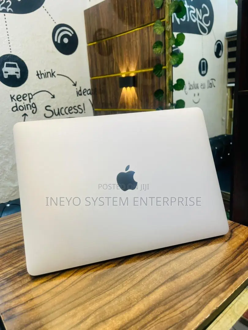 Laptop Apple MacBook Pro 2017 16GB Intel Core I7 SSD 512GB