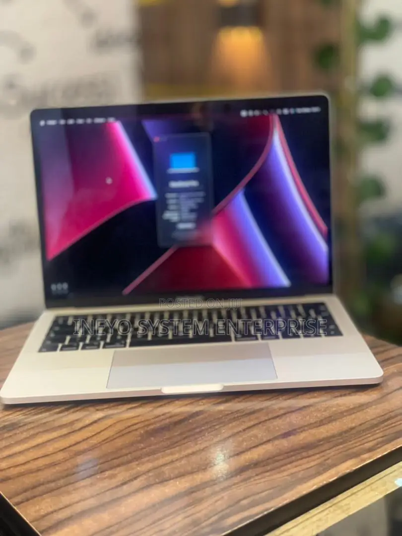 Laptop Apple MacBook Pro 2017 16GB Intel Core I7 SSD 512GB