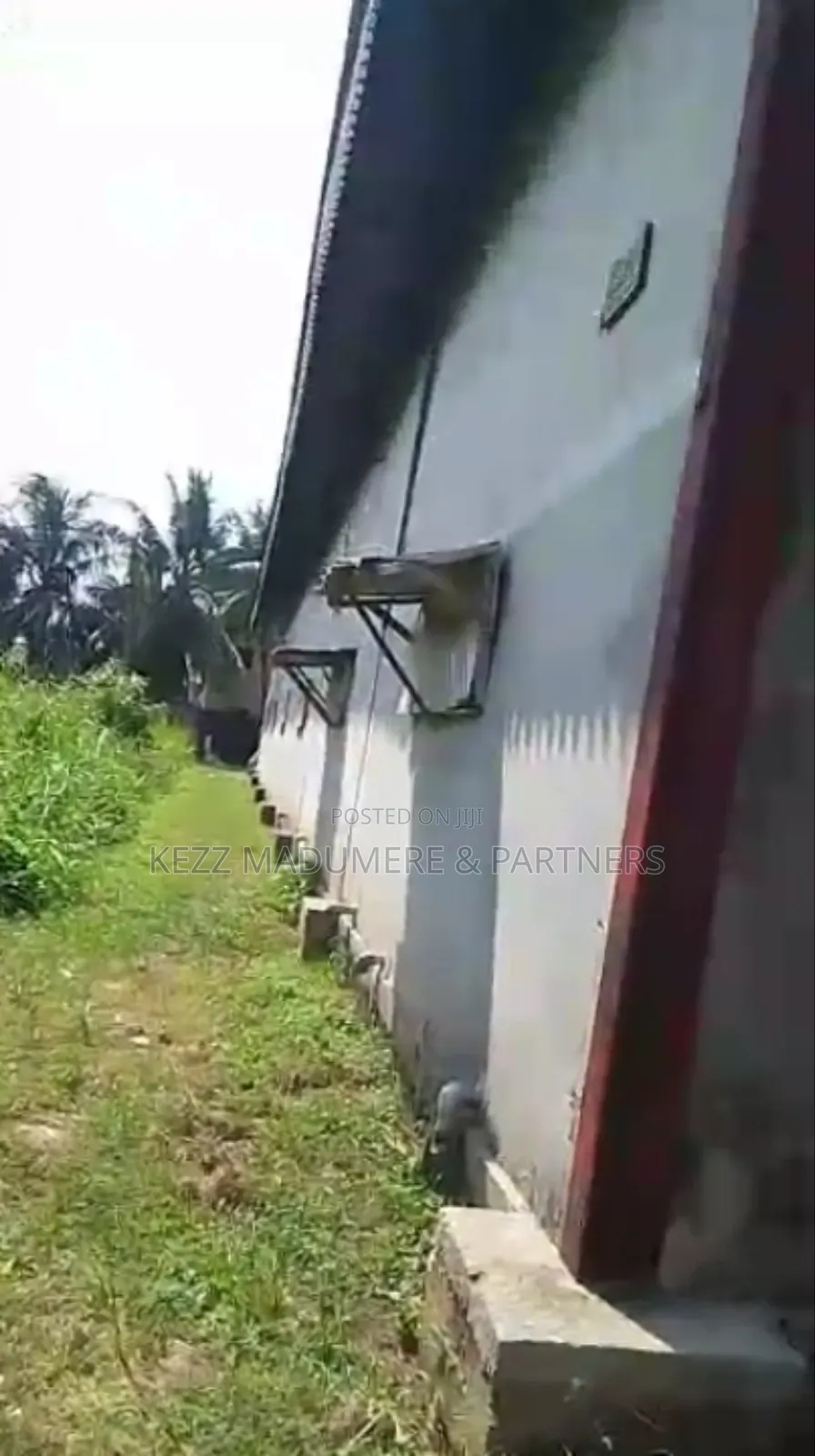 To Let : A Warehouse With Boysquarter in Aba , Abia State