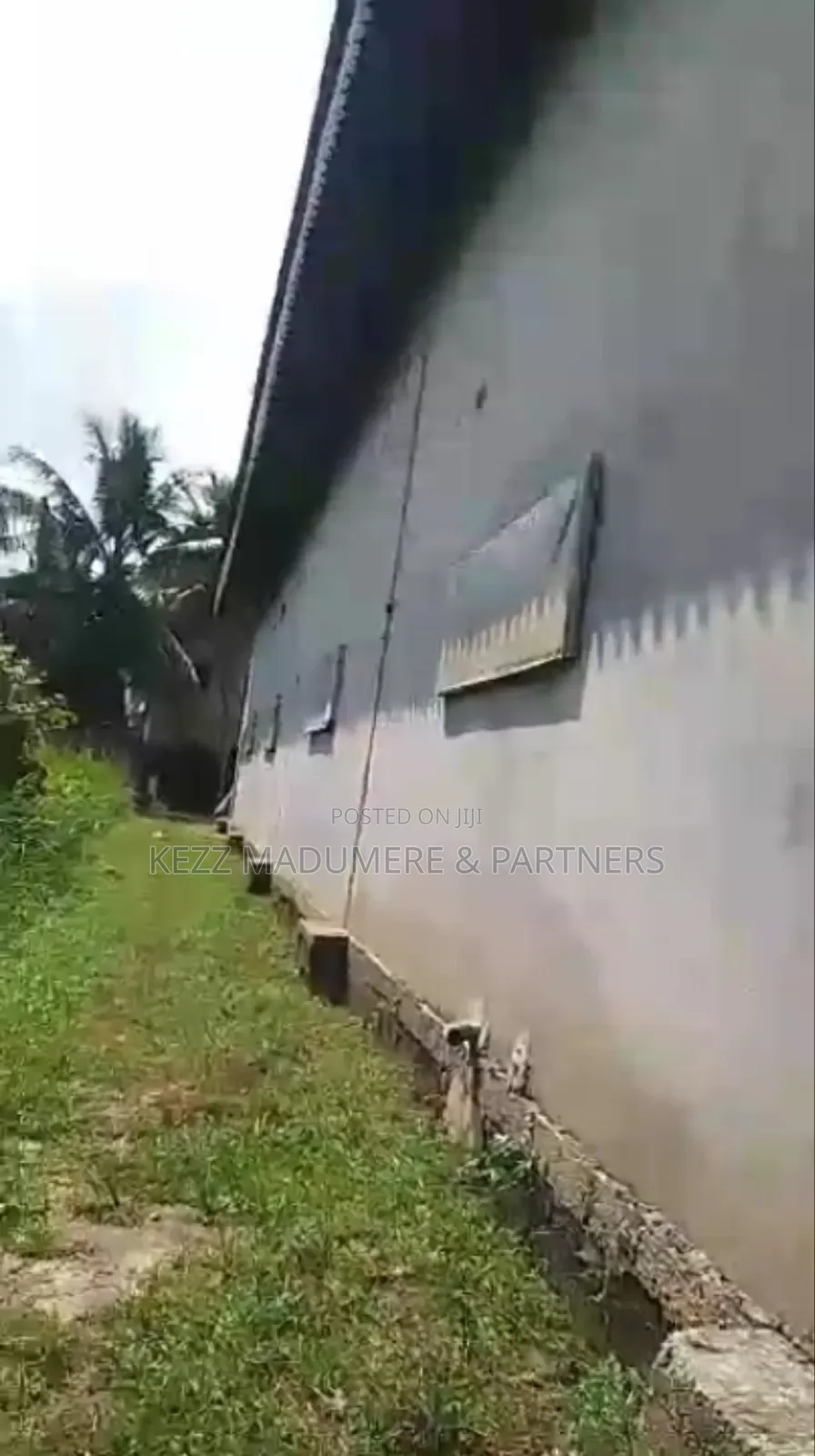 To Let : A Warehouse With Boysquarter in Aba , Abia State