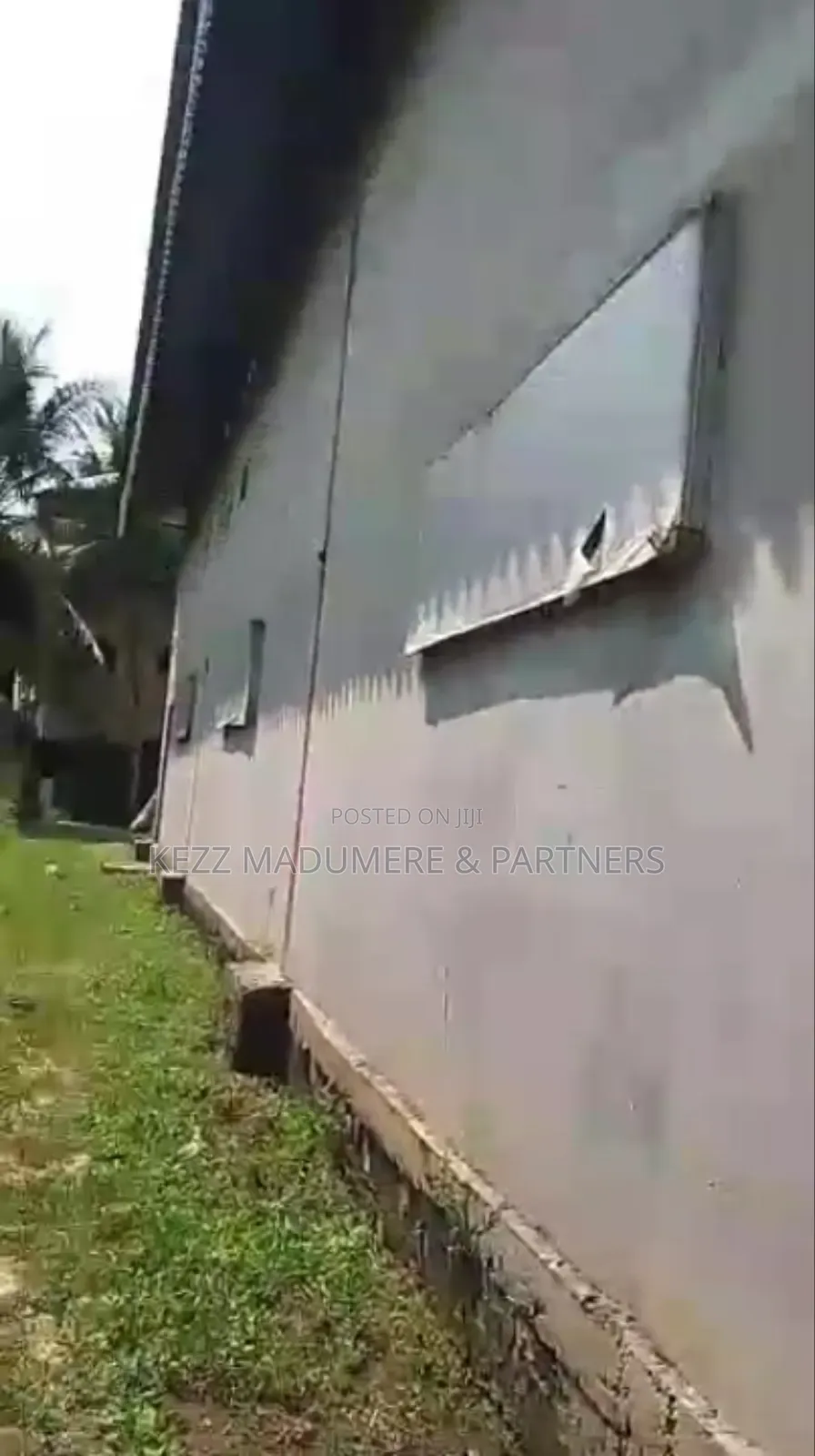 To Let : A Warehouse With Boysquarter in Aba , Abia State