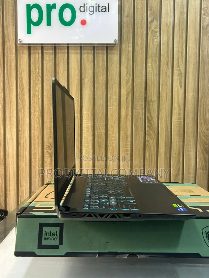 Laptop MSI Cyborg 15 32GB Intel Core i7 SSD 512GB